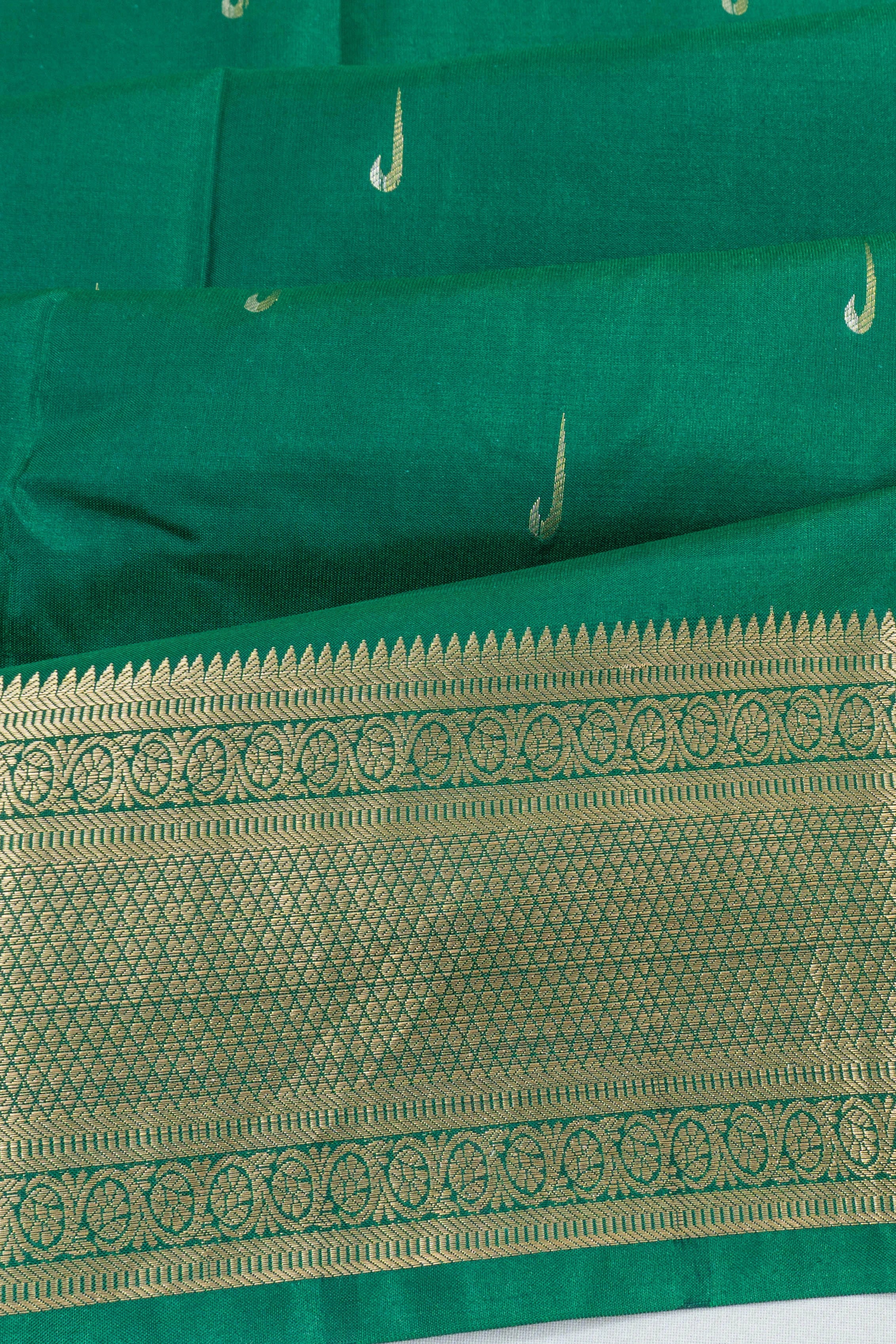 Kanchipuram Silk Butta Bottle Green Saree With Floral Applique Work