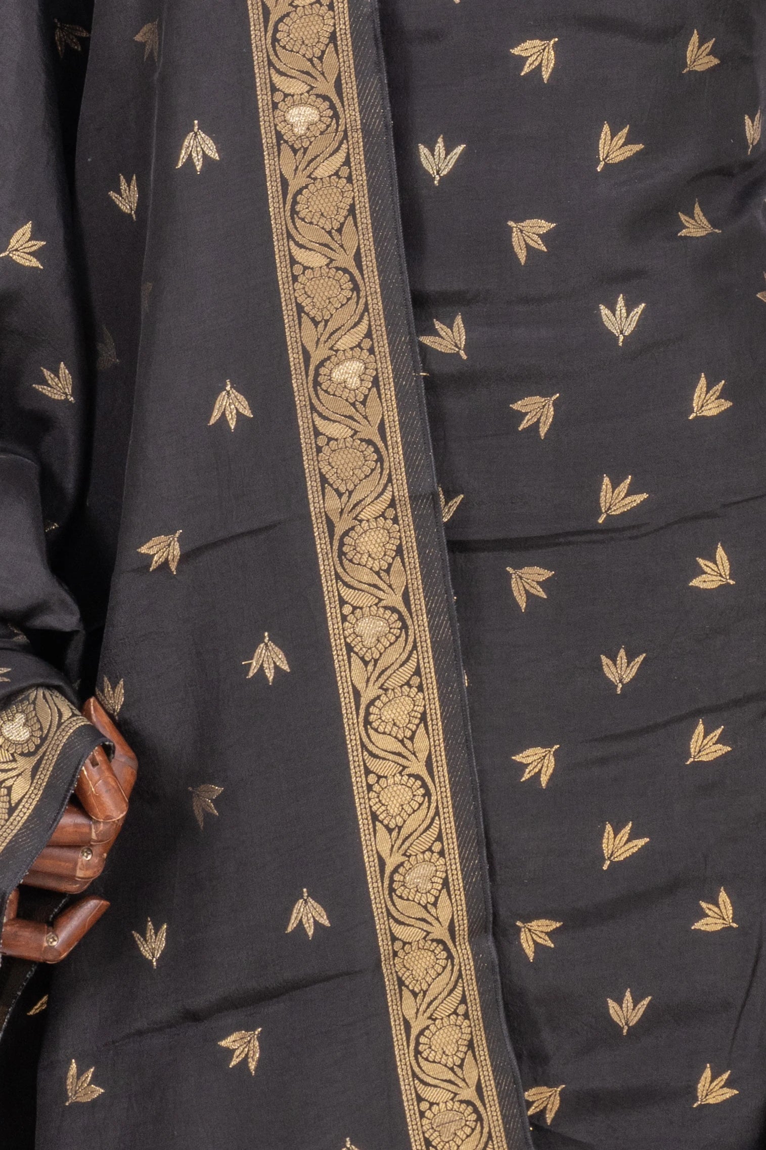 Vaanya Banaras Silk Butta Black Salwar Suit Set