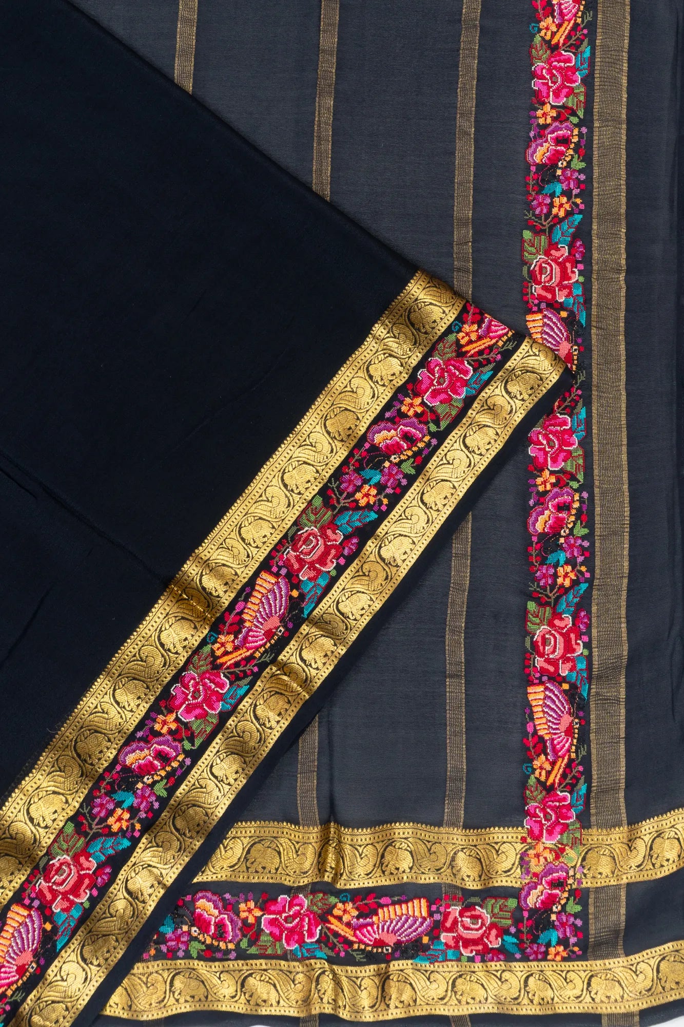 Crepe Georgette Plain Black Saree With Embroidery Border