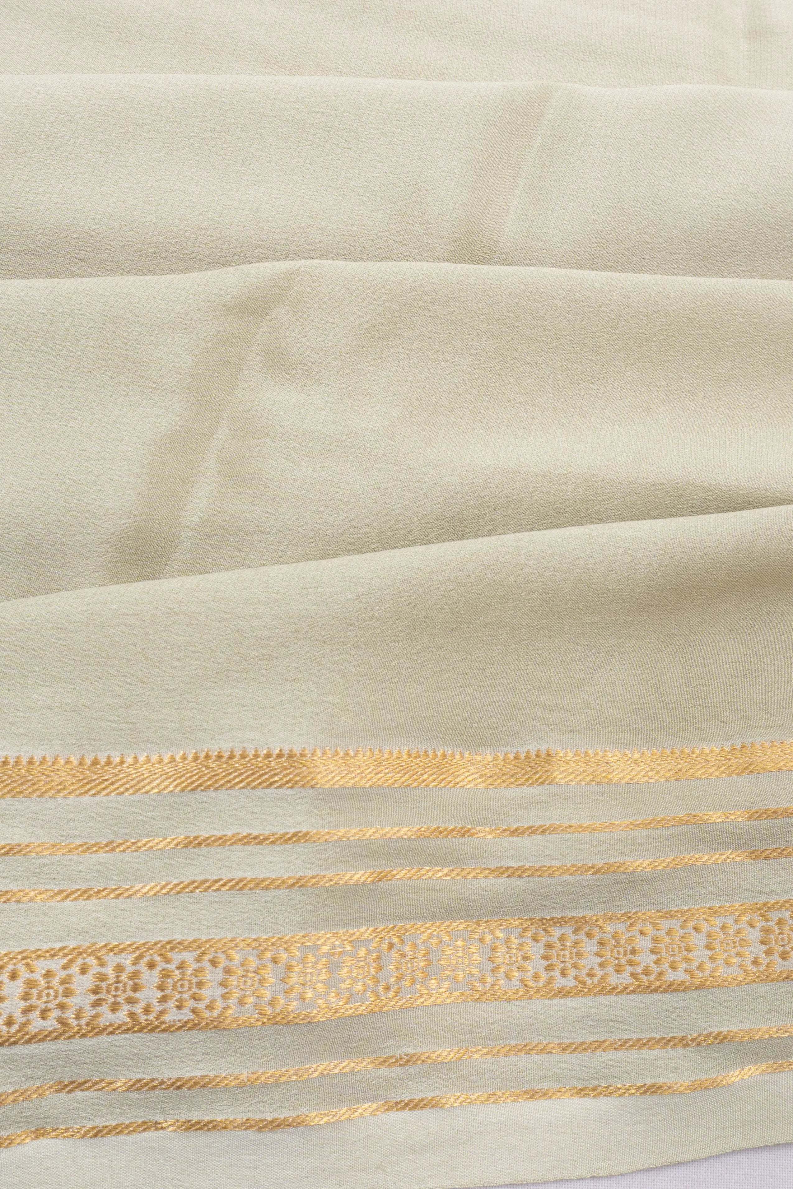 Mysore Silk Plain Cream Saree With Applique Work