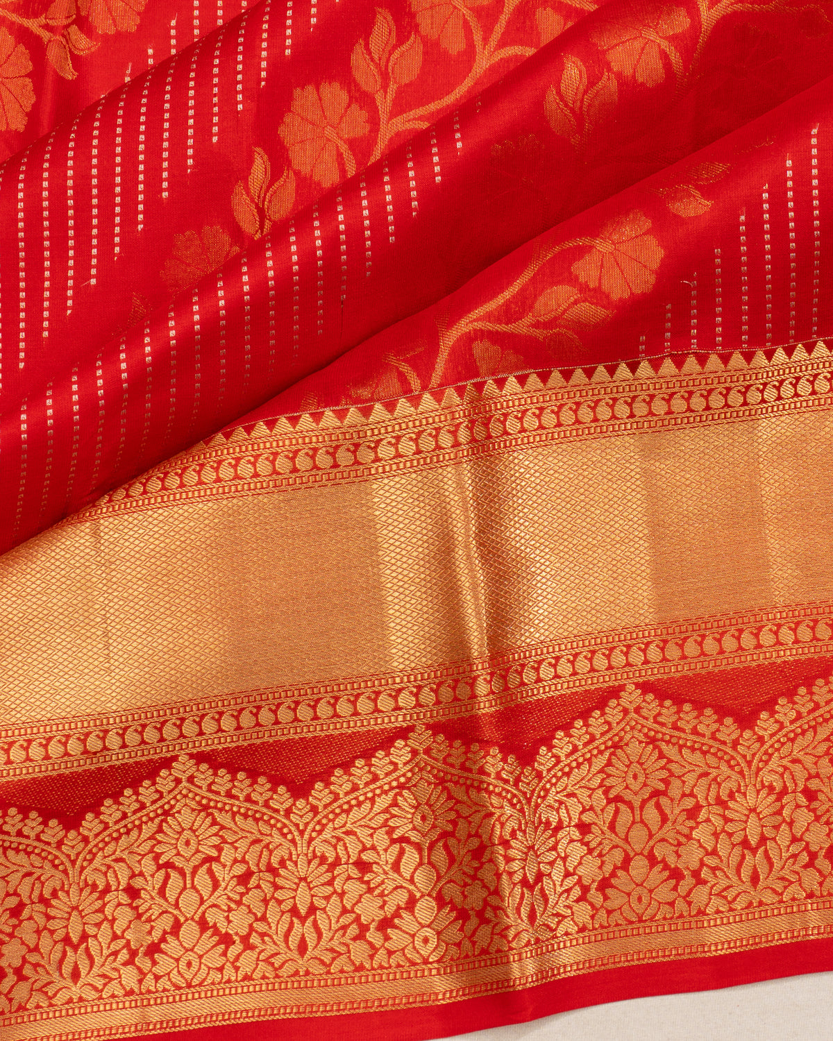 Taranga Kanchi Silk Jaal Red Saree