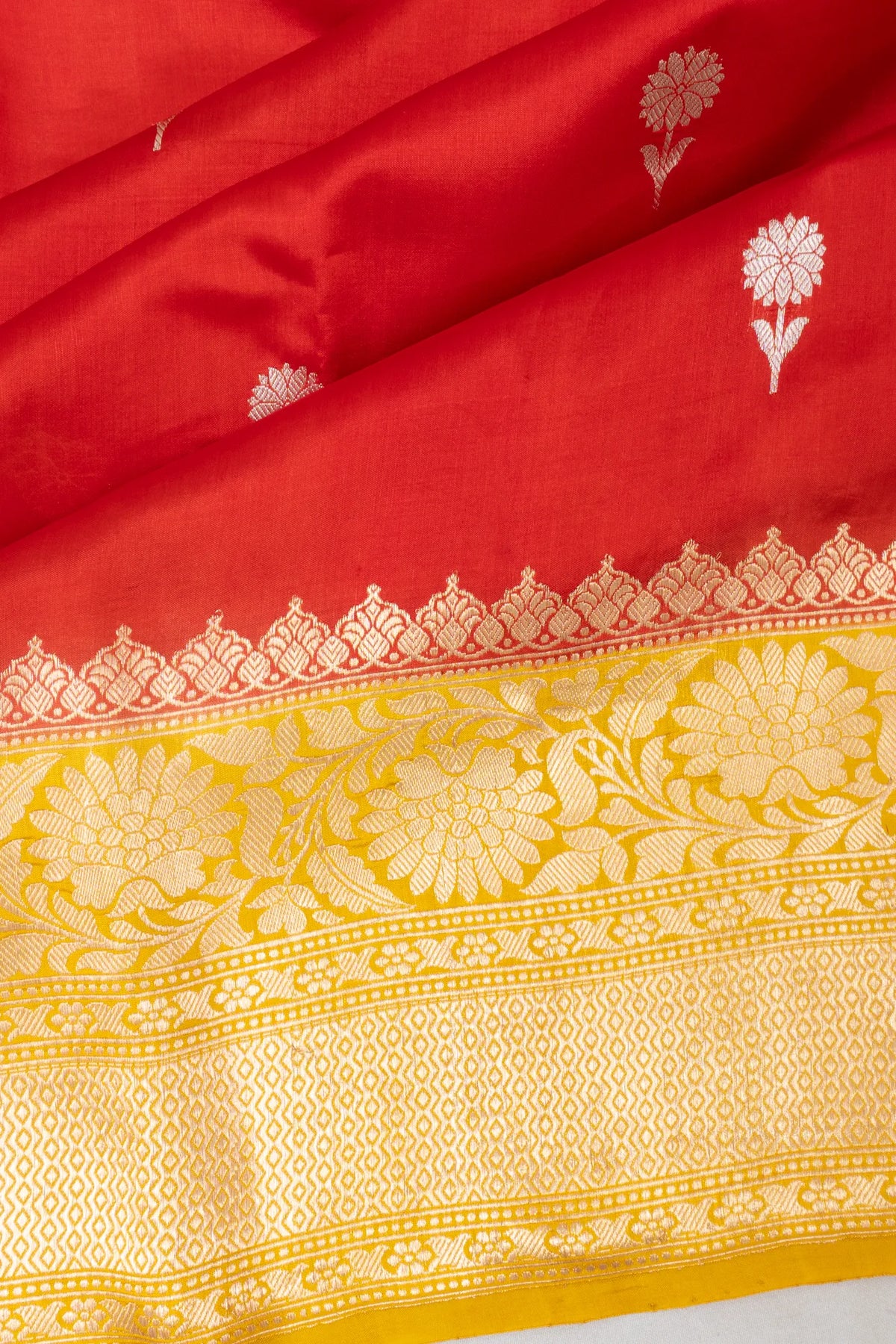 Vaanya Banaras Silk Butta Red Saree