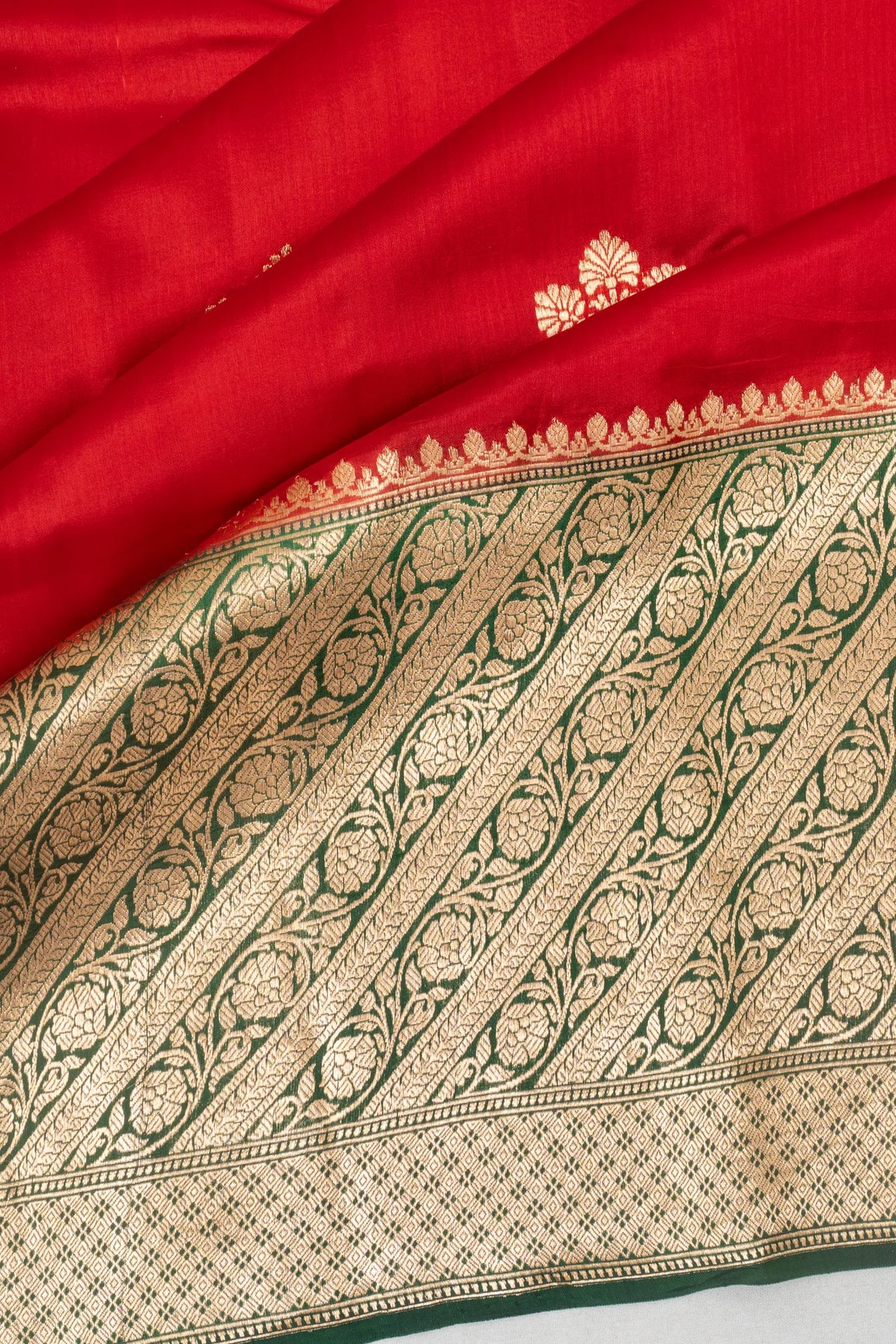 Vaanya Banaras Silk Butta Red Saree