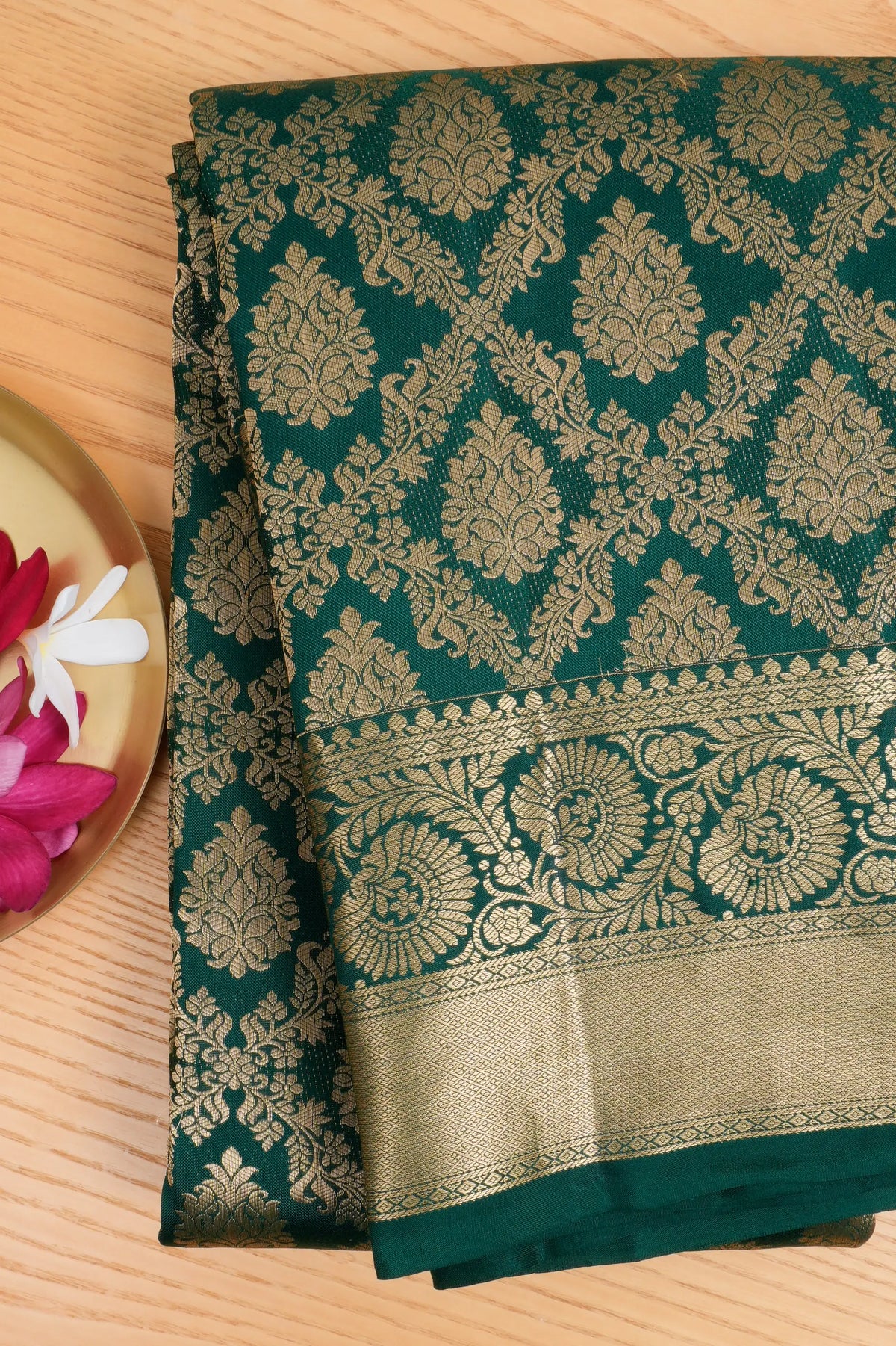 Taranga Kanchi Silk Jaal And Butta Green Saree