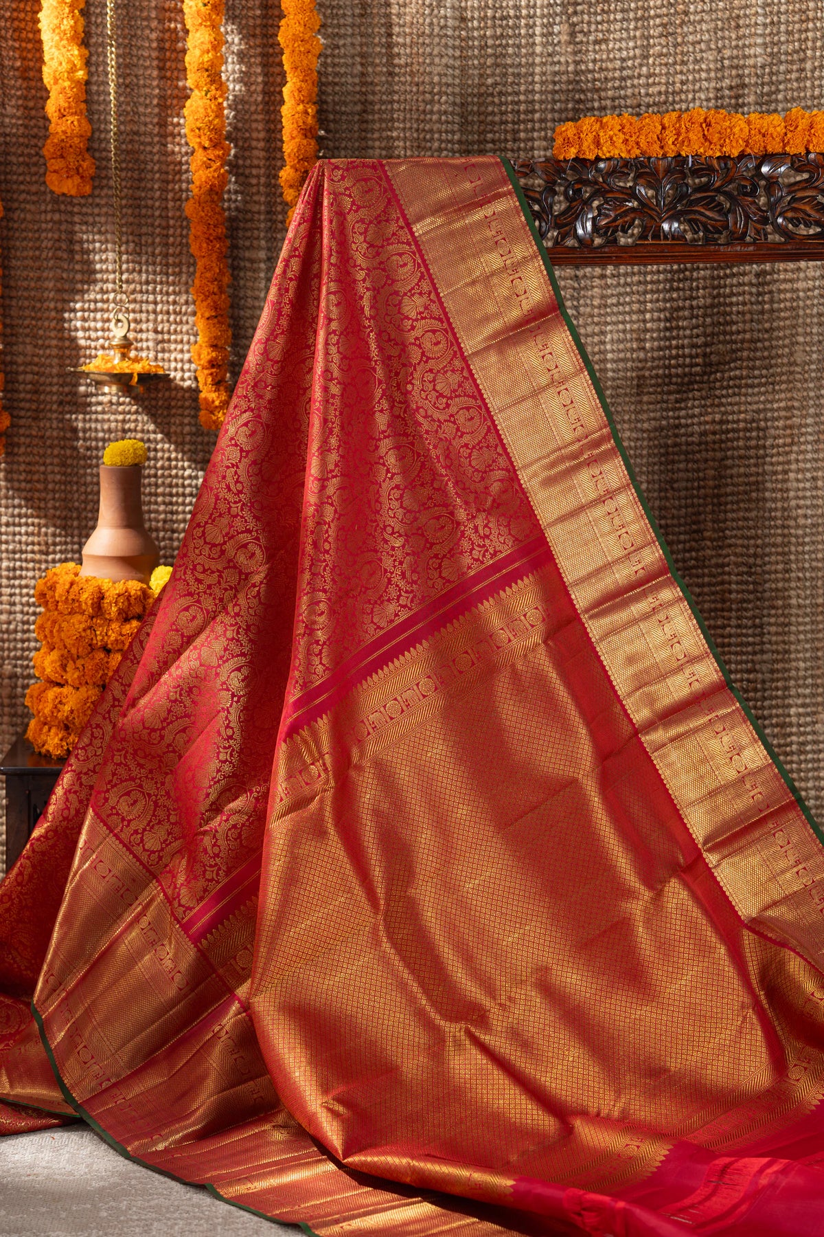 Kanchipuram Silk Jaal And Butta Red Saree