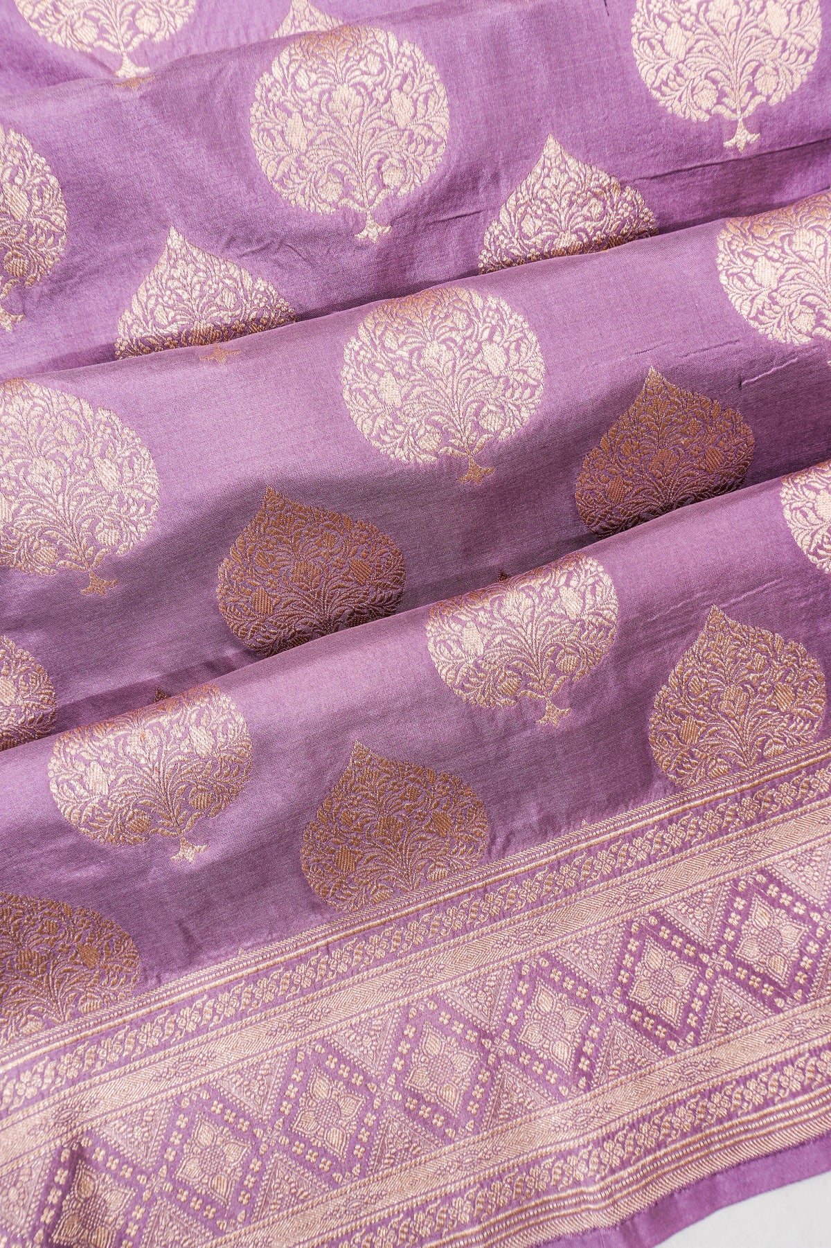 Vaanya Banaras Silk Butta Lavender Saree