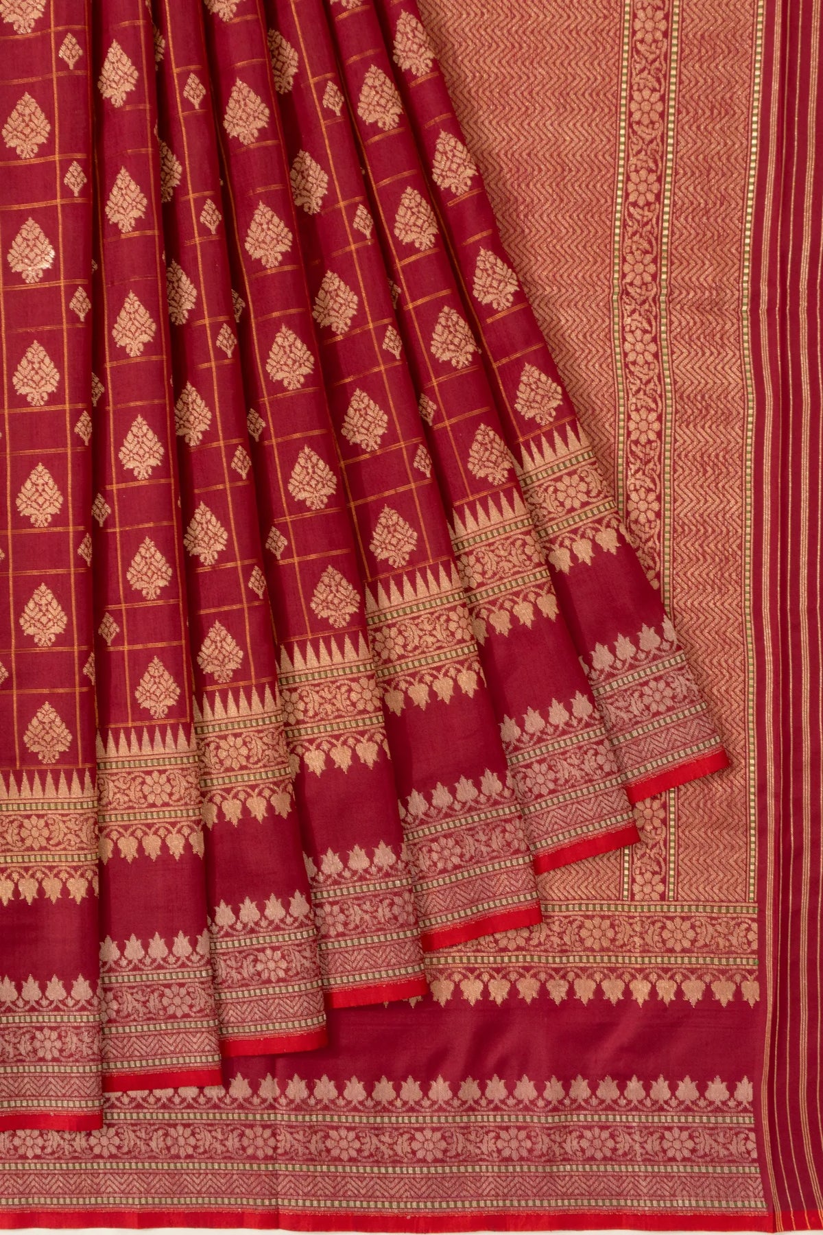 Banarasi Silk Checks And Kadwa Butta Maroon Saree