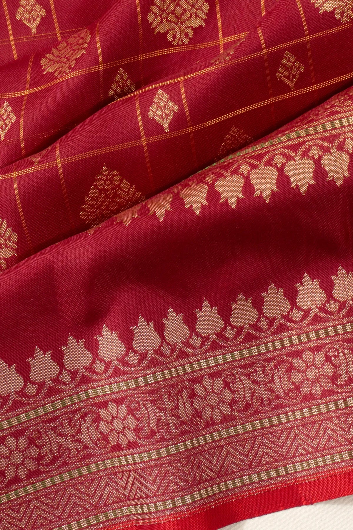 Banarasi Silk Checks And Kadwa Butta Maroon Saree