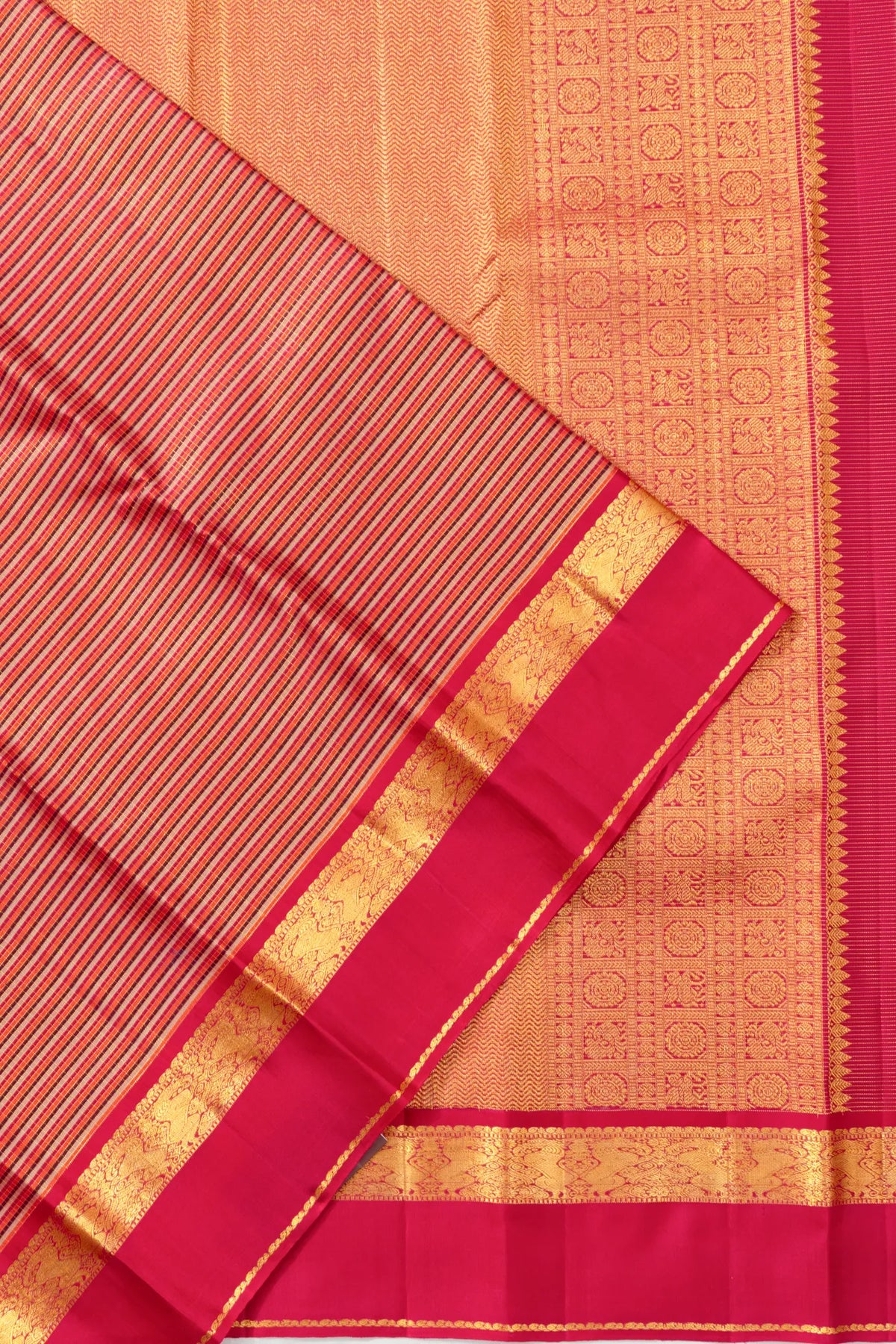 Taranga Kanchi Silk Checks Red Saree With Rettai Pettu Border