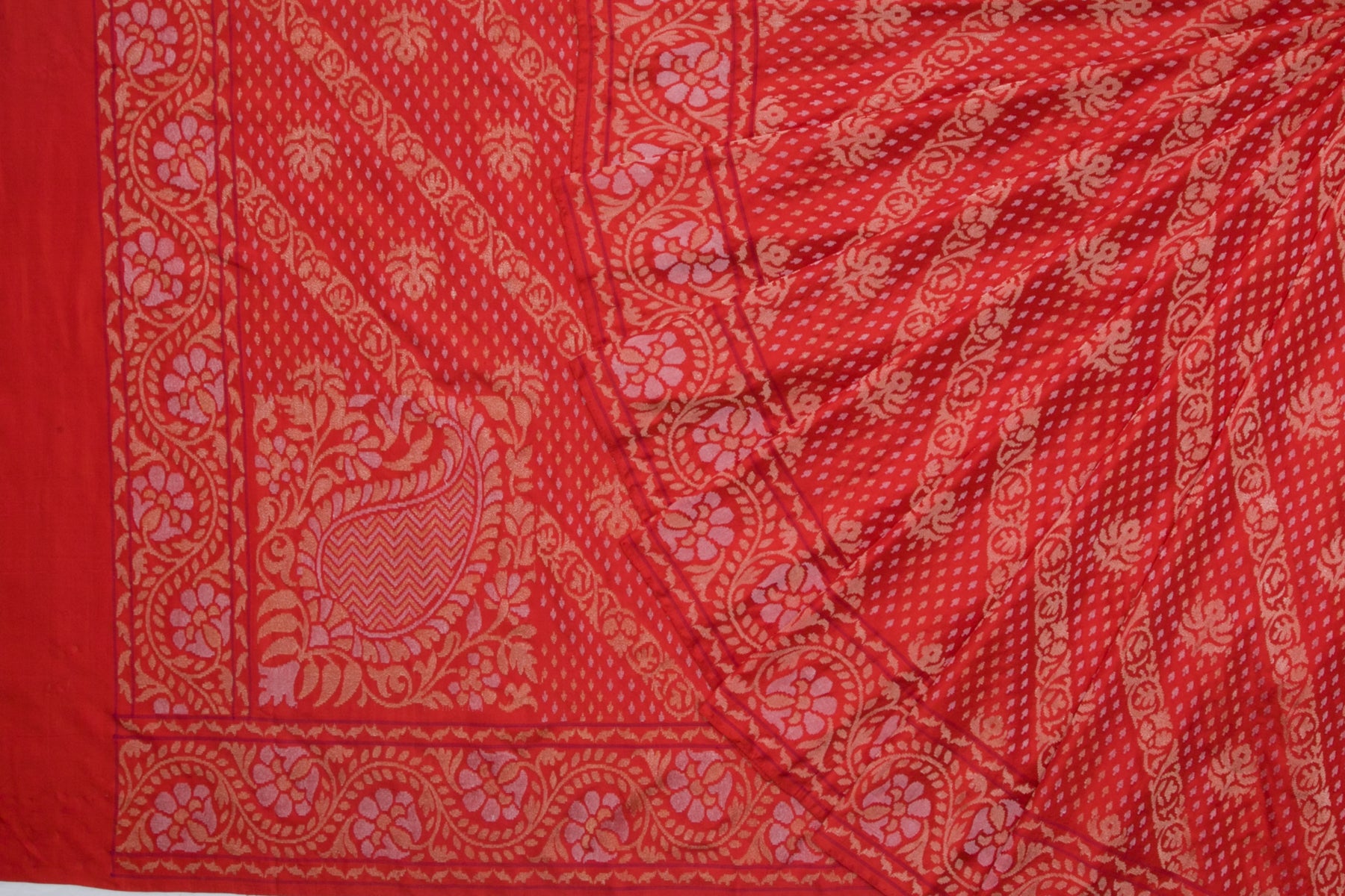 Banarasi Silk Jamdani Red Saree/4725213_2.jpg