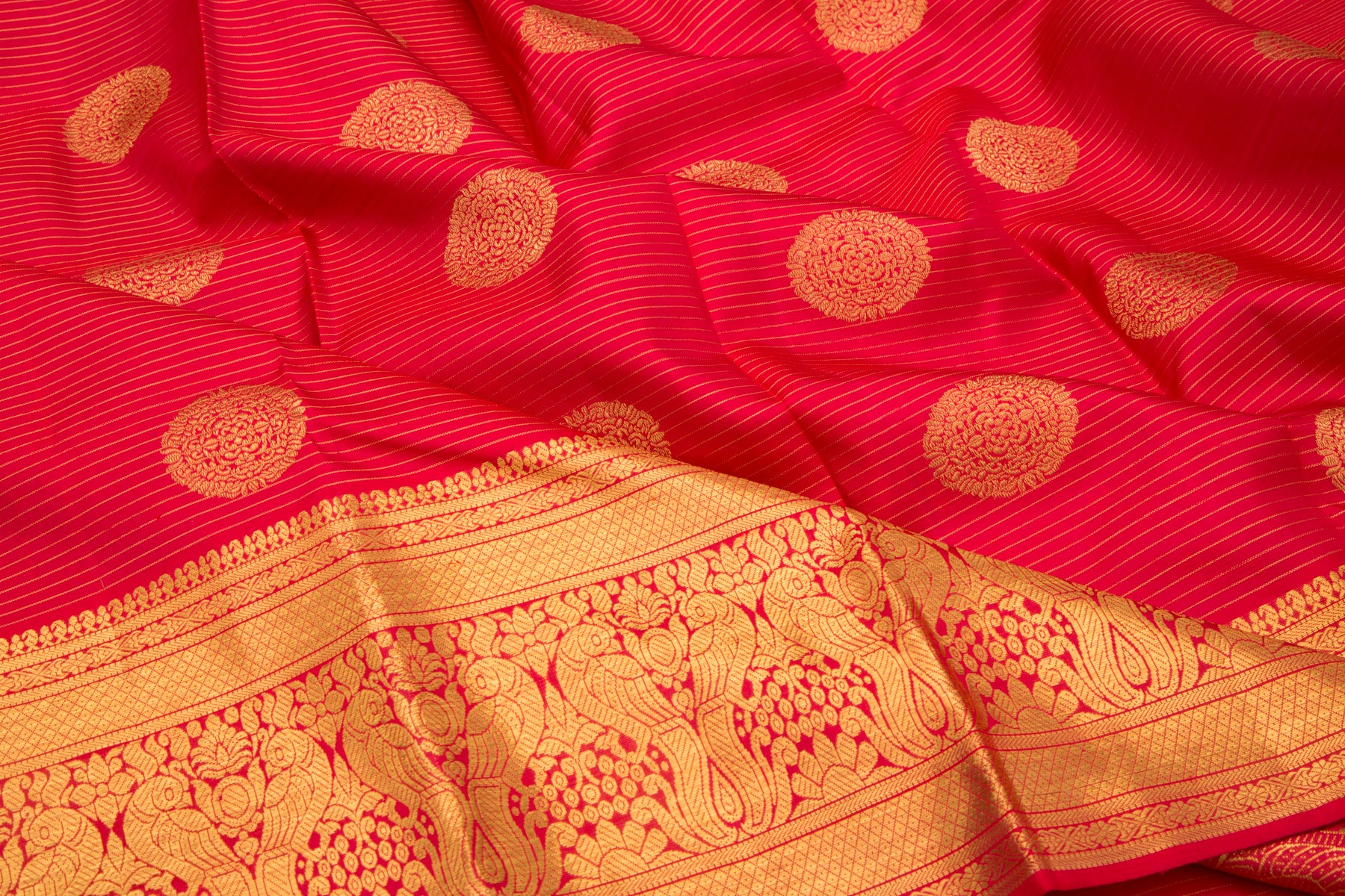 Kanchipuram Silk Oosi Lines And Butta Red Saree