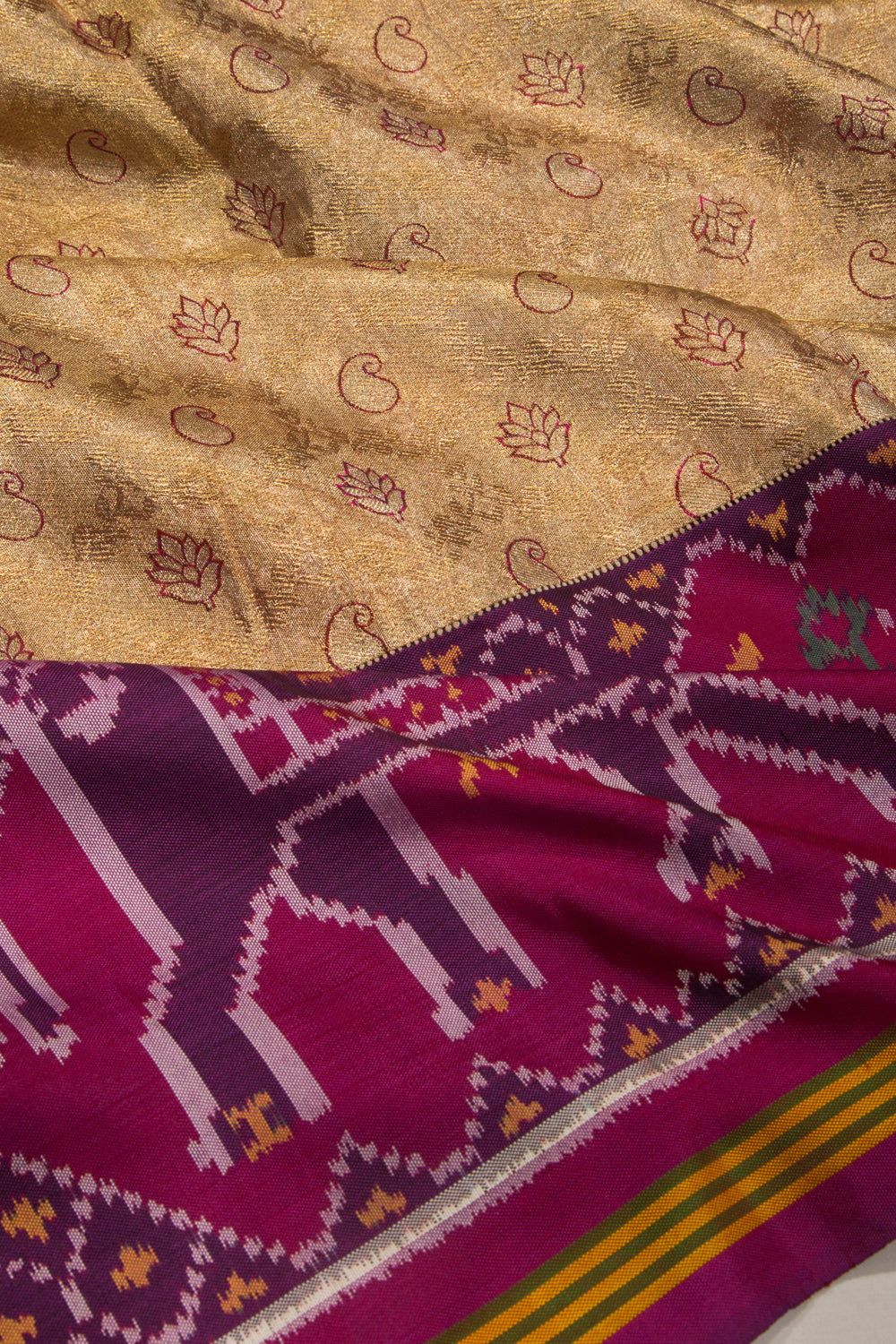 Kanchipuram Silk Tissue Jaal Gold Saree With Attached Single Ikat Patola Border