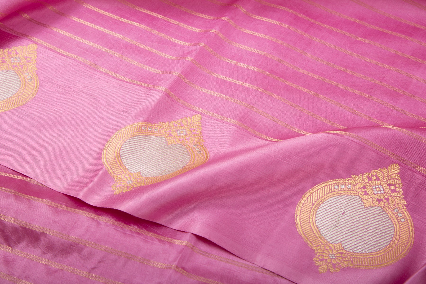 Banarasi Katan Silk Lines Pink Saree
