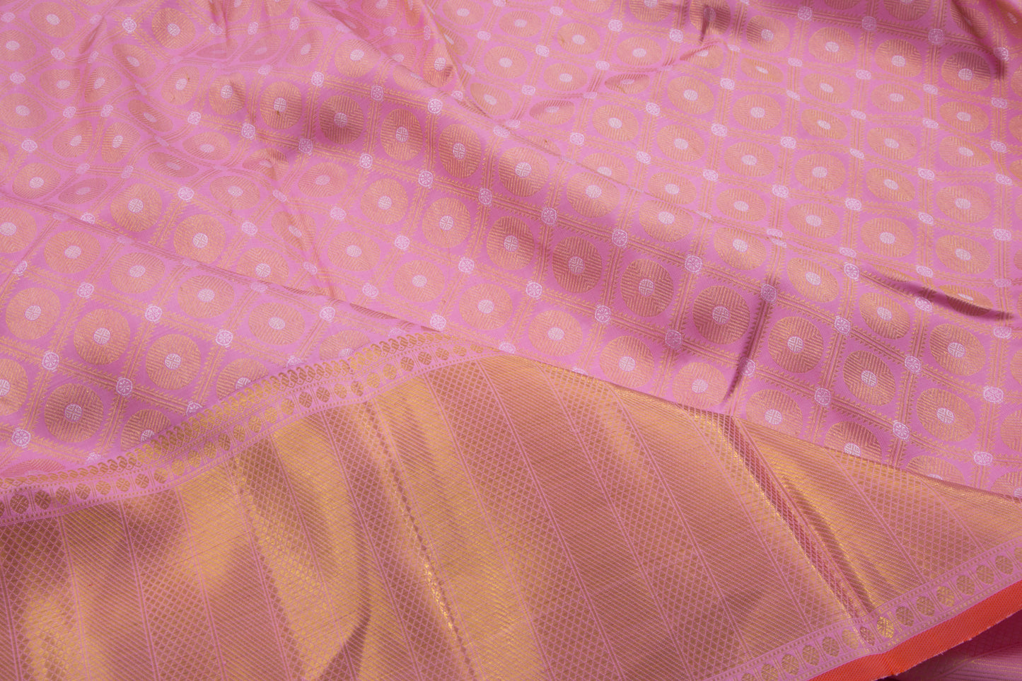 Kanchipuram Silk Criss-Cross Checks And Butta Pastel Pink Saree
