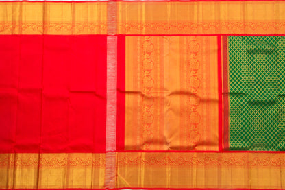 Kanchipuram Silk Criss-Cross Checks Bottle Green Saree