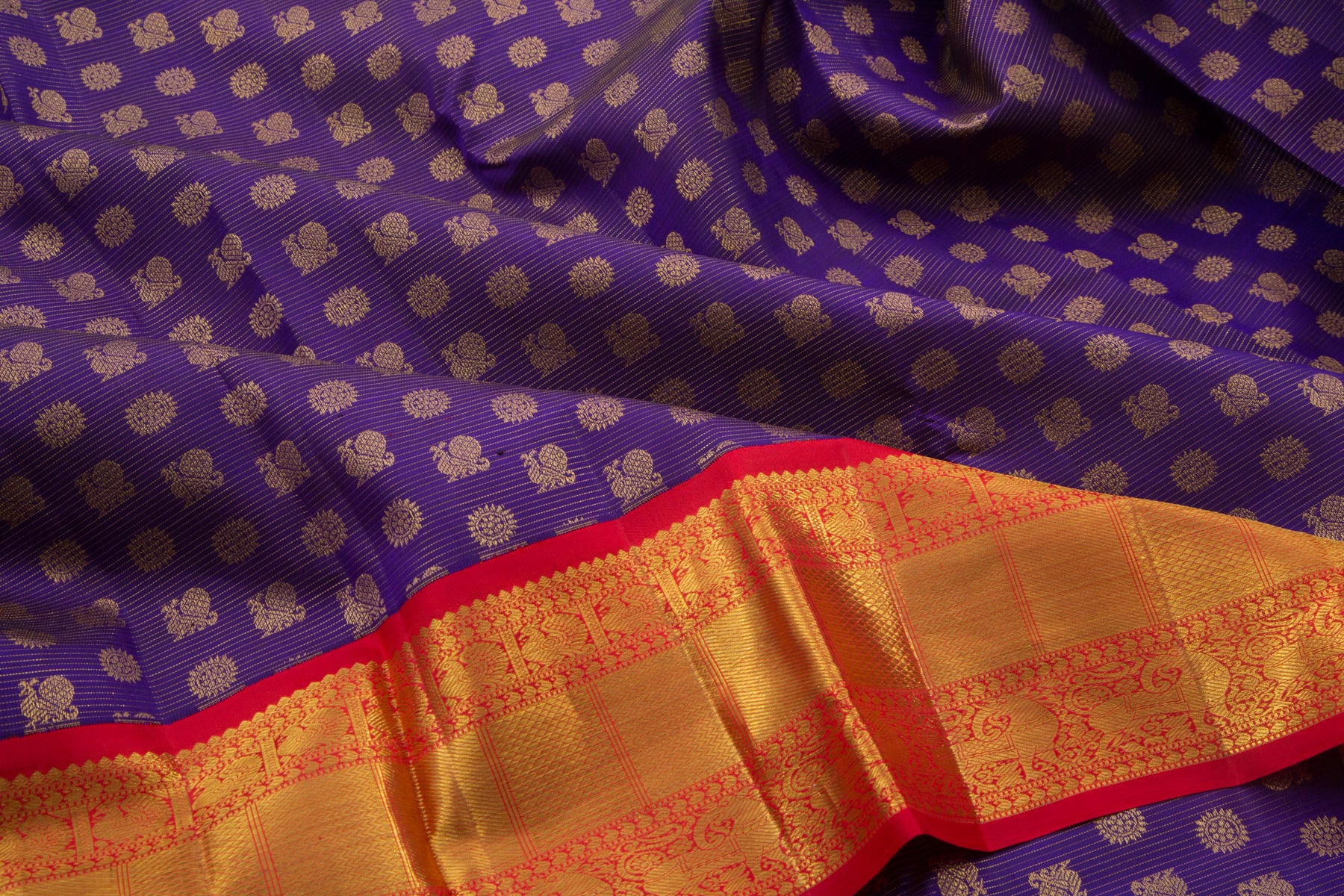 Kanchipuram Silk Oosi Lines And Butta Dark Blue Saree
