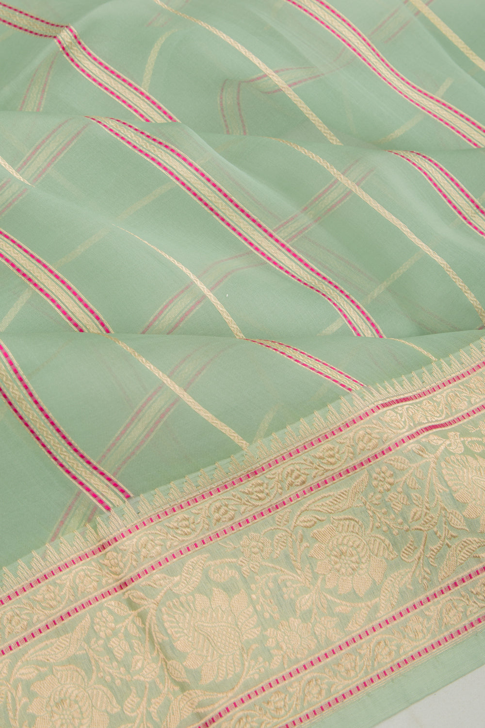 Banarasi Kora Organza Vertical Lines Green Saree