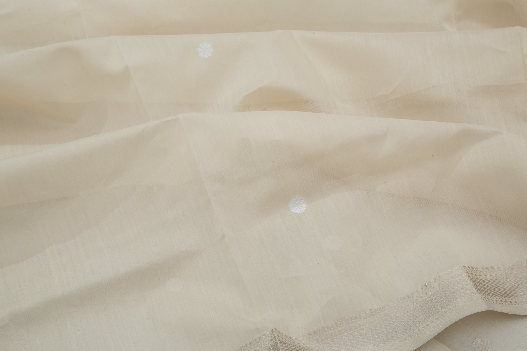 Maheshwari Cotton Butta Cream Saree