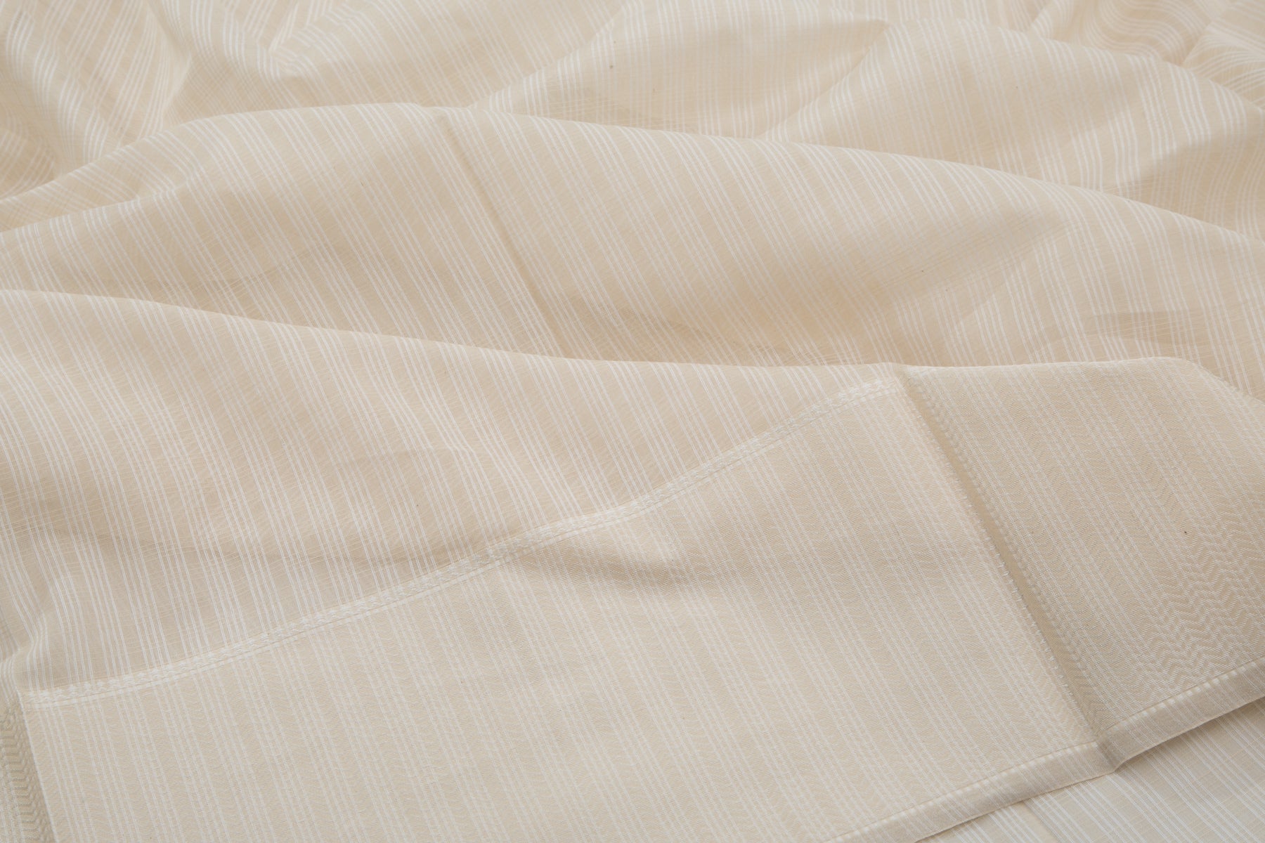 Maheshwari Cotton Checks Cream Saree