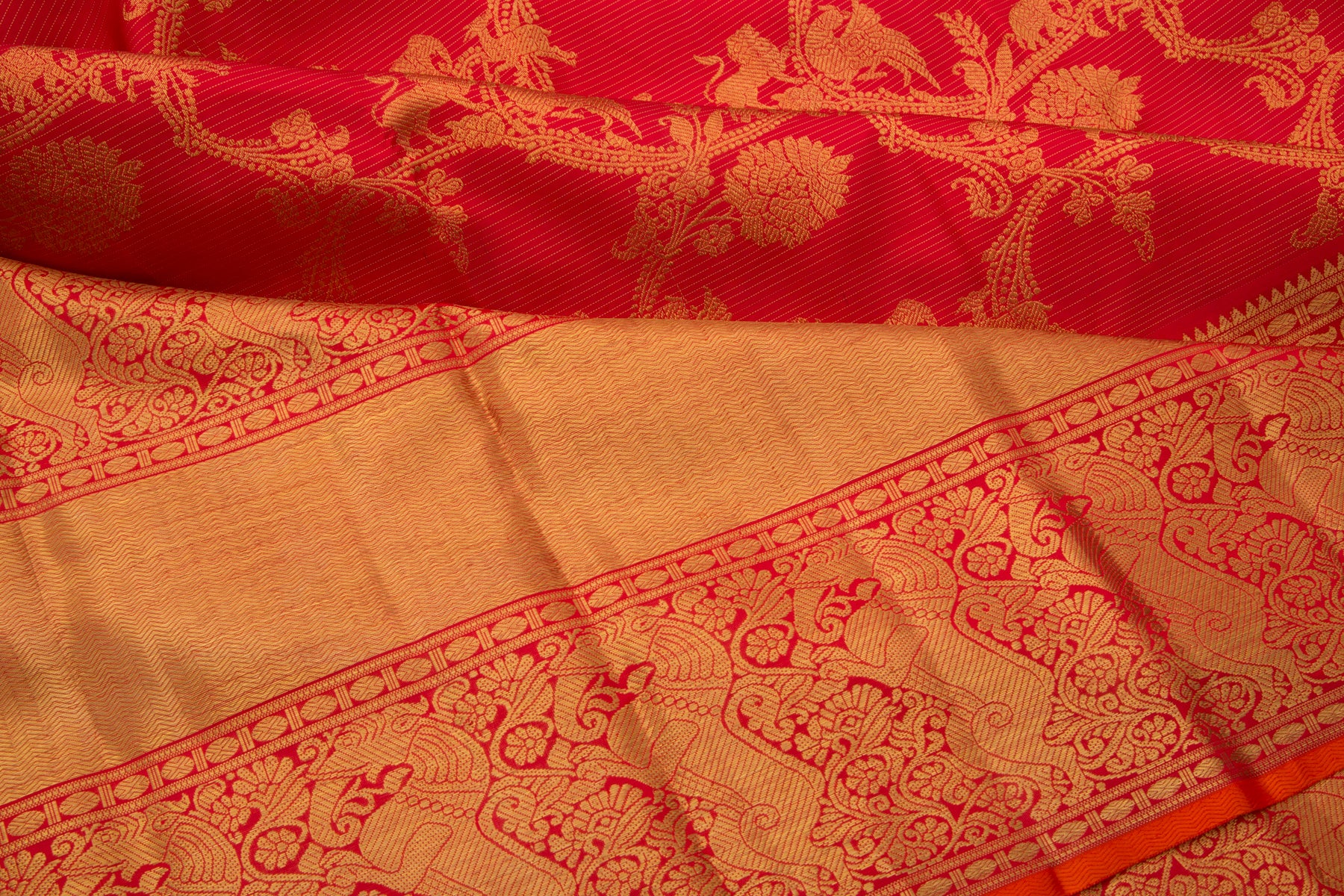 Kanchipuram Silk Vanasingaram Oosi Lines and Jaal Red Saree