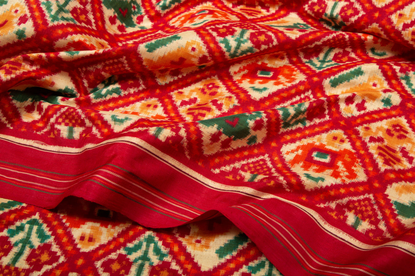 Patan Patola Silk Double Ikat 5 Figure White Saree