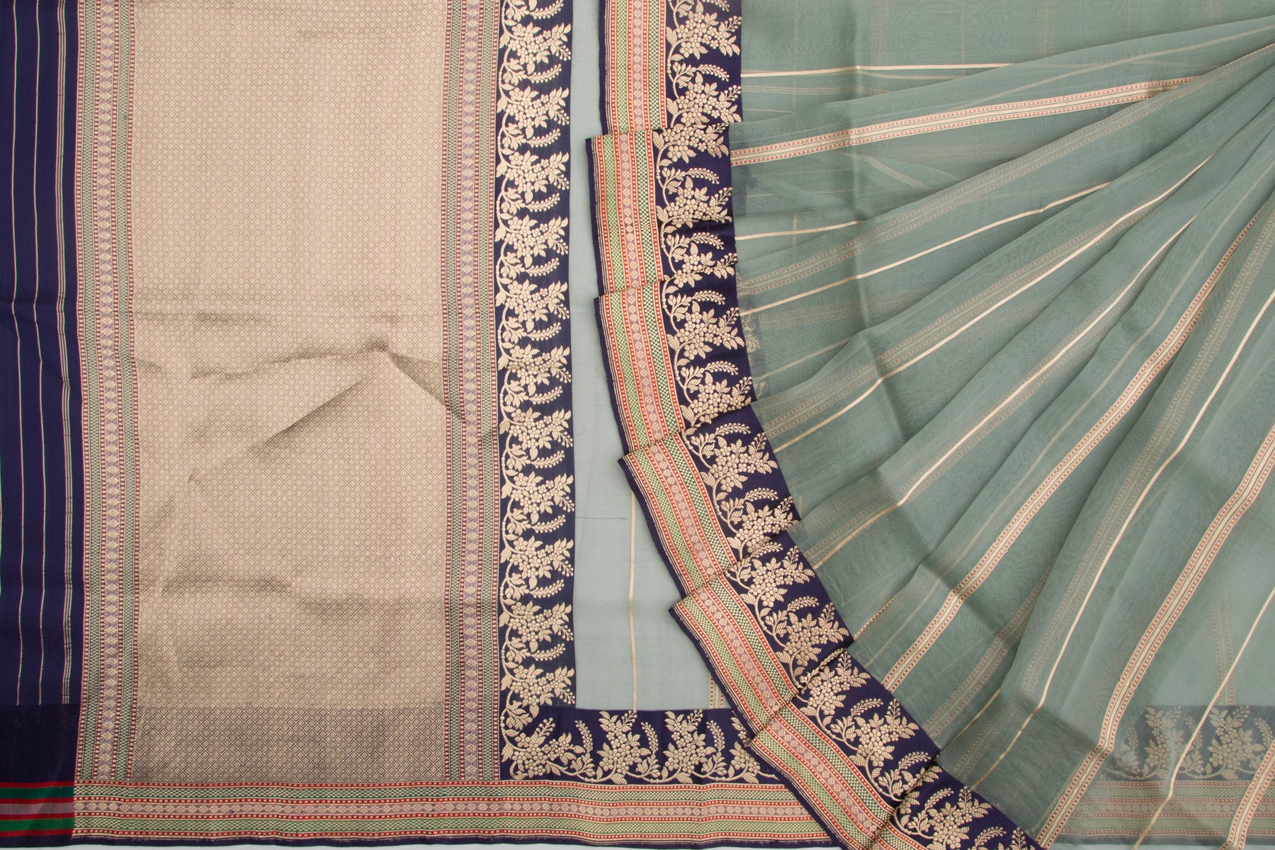 Banarasi Kora Organza Kadwa Vertical Lines Green Saree