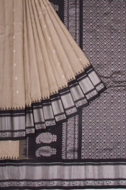 Gadwal Silk Checks And Butta Cream Saree