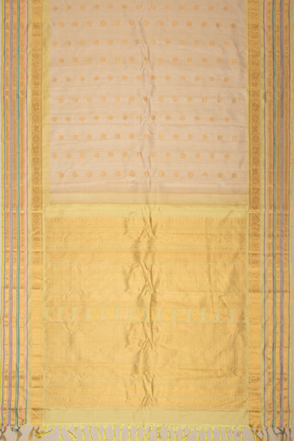 Gadwal Silk Checks And Butta Cream Saree