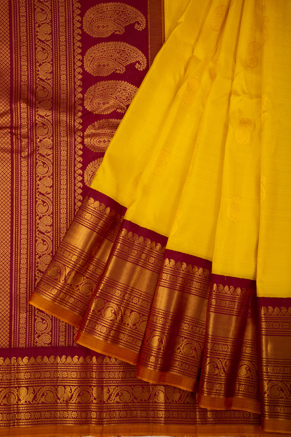 Gadwal Silk Butta Yellow Saree