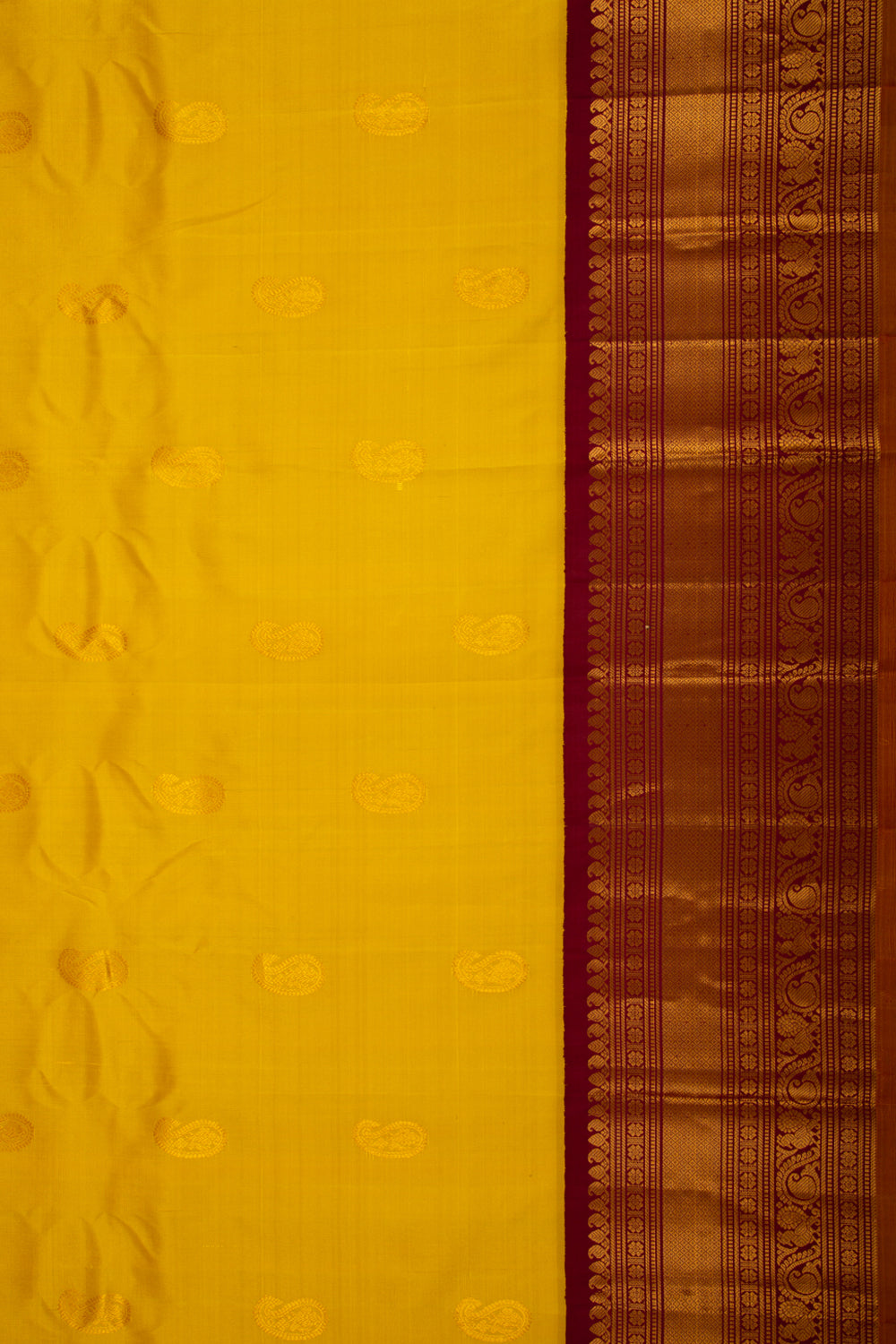 Gadwal Silk Butta Yellow Saree