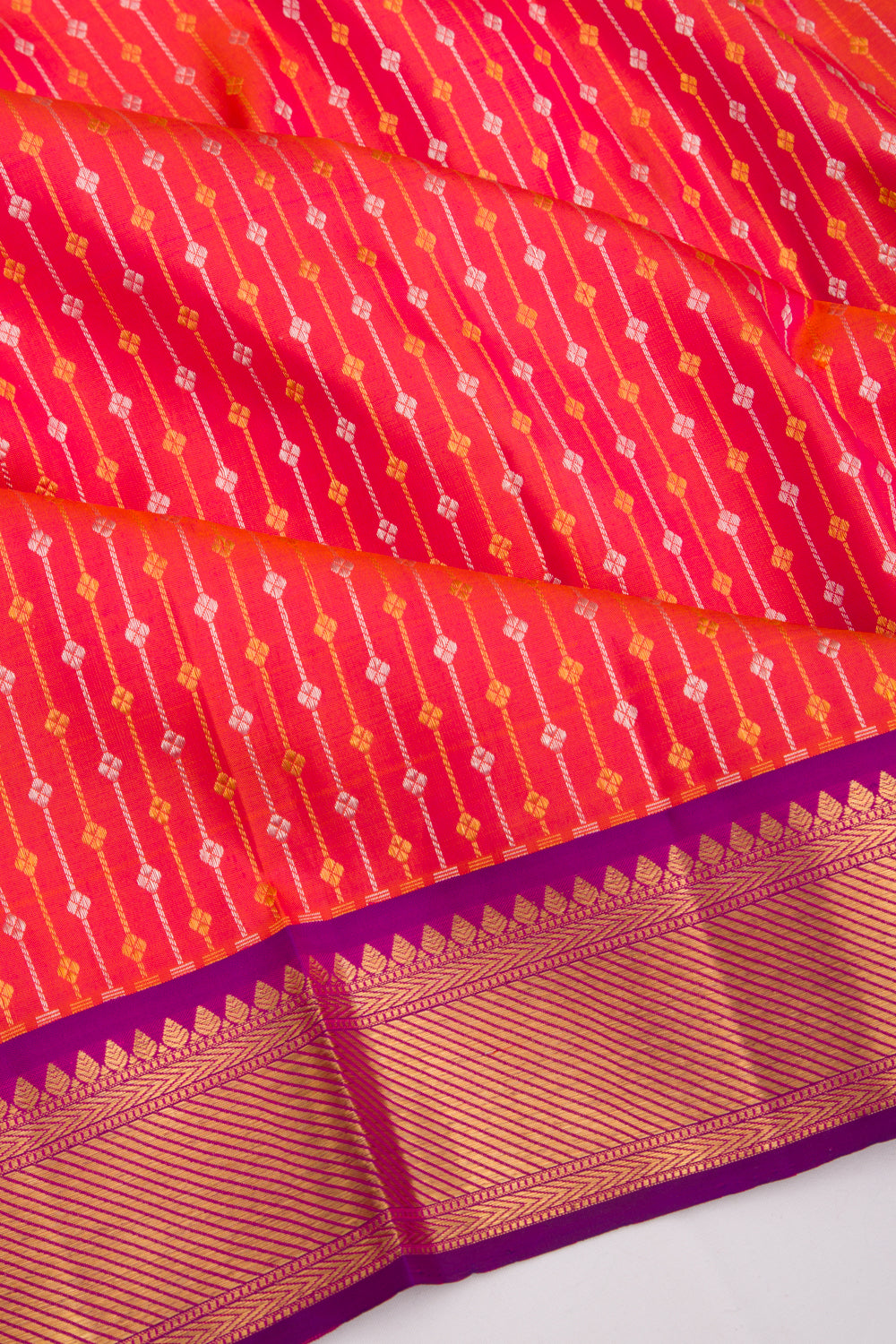 Kanchipuram Silk Vertical Lines Dual Tone Pink And Orange Saree