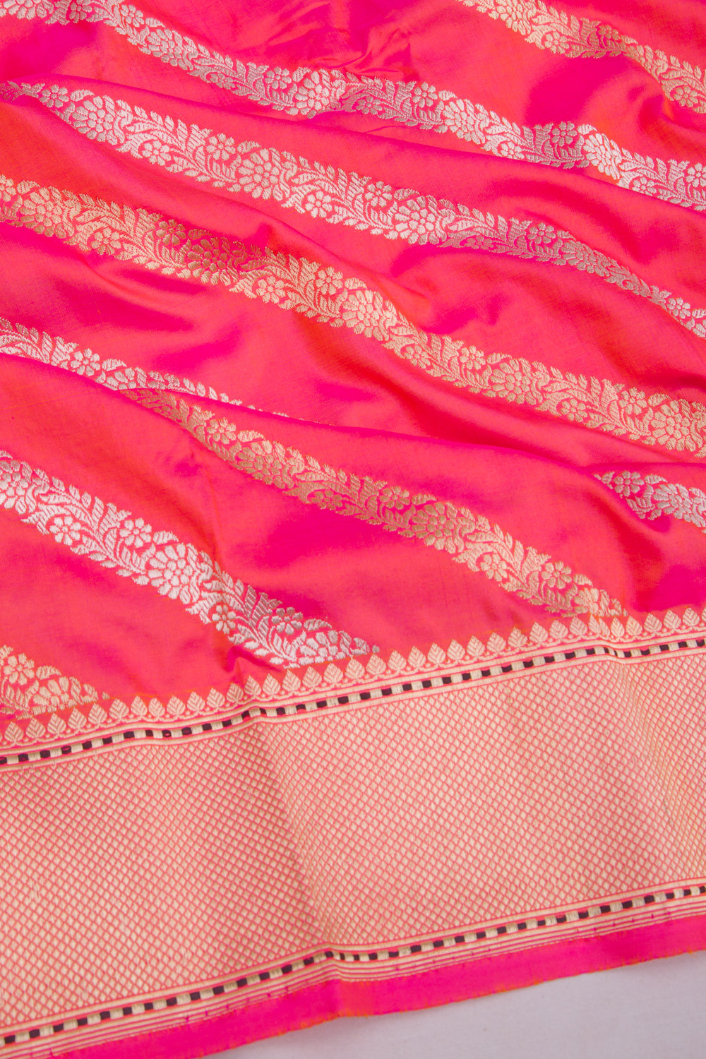 Banarasi Silk Kadwa Leheriya Dual Tone Orange And Pink Saree