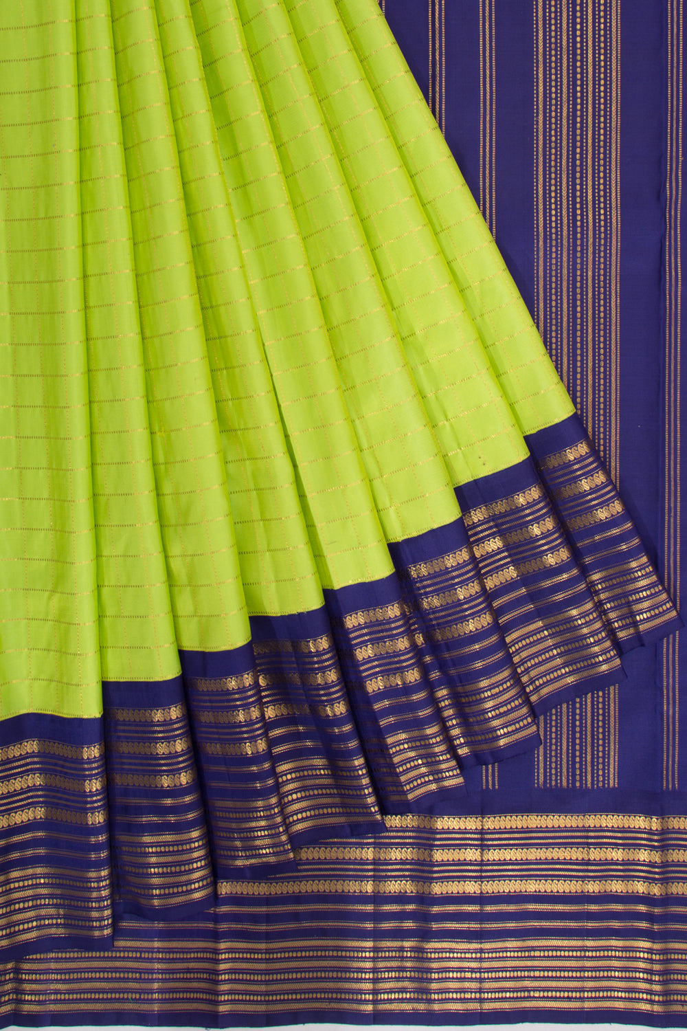 Kanchipuram Silk Checks Green Saree Vintage Classic Border