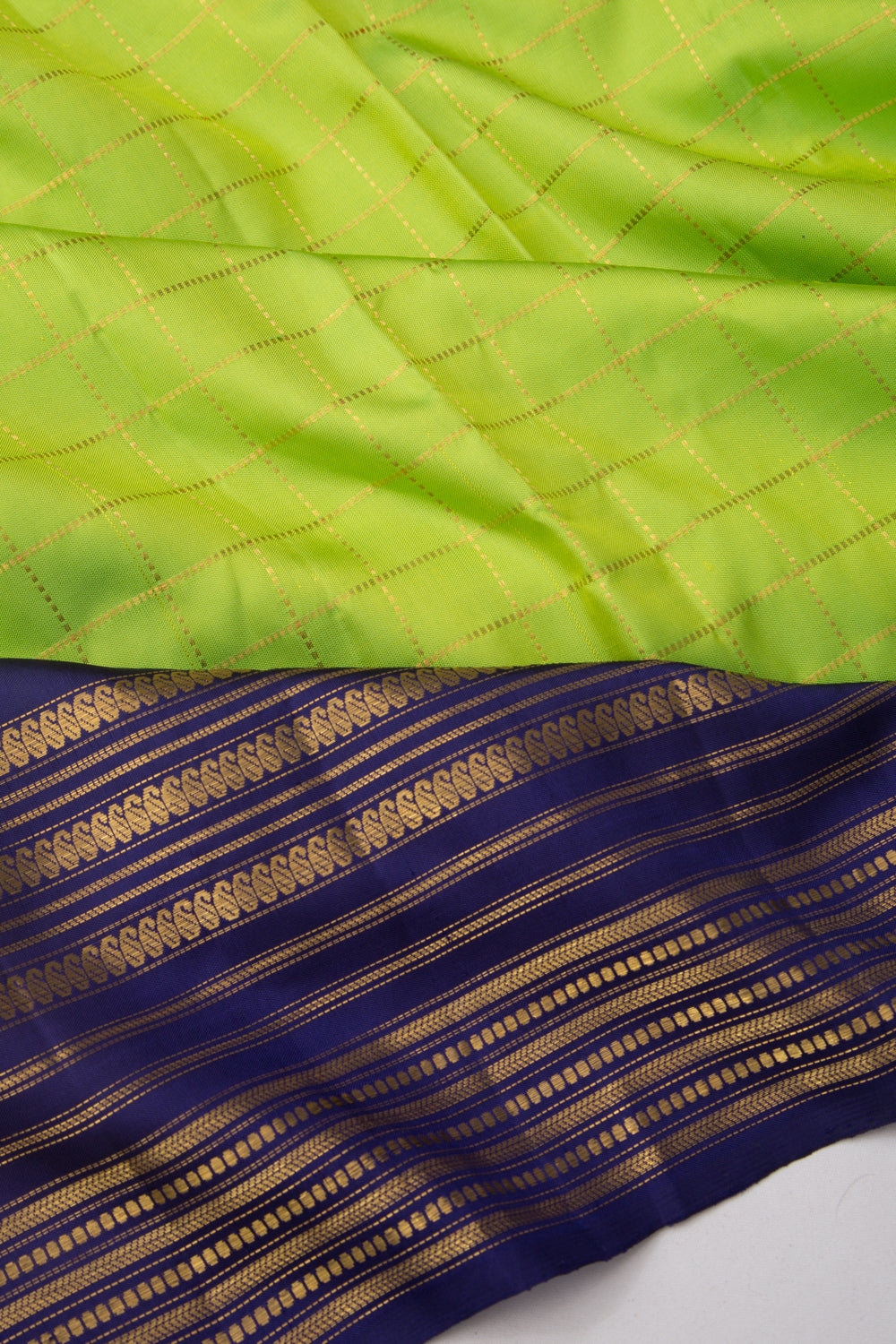 Kanchipuram Silk Checks Green Saree Vintage Classic Border