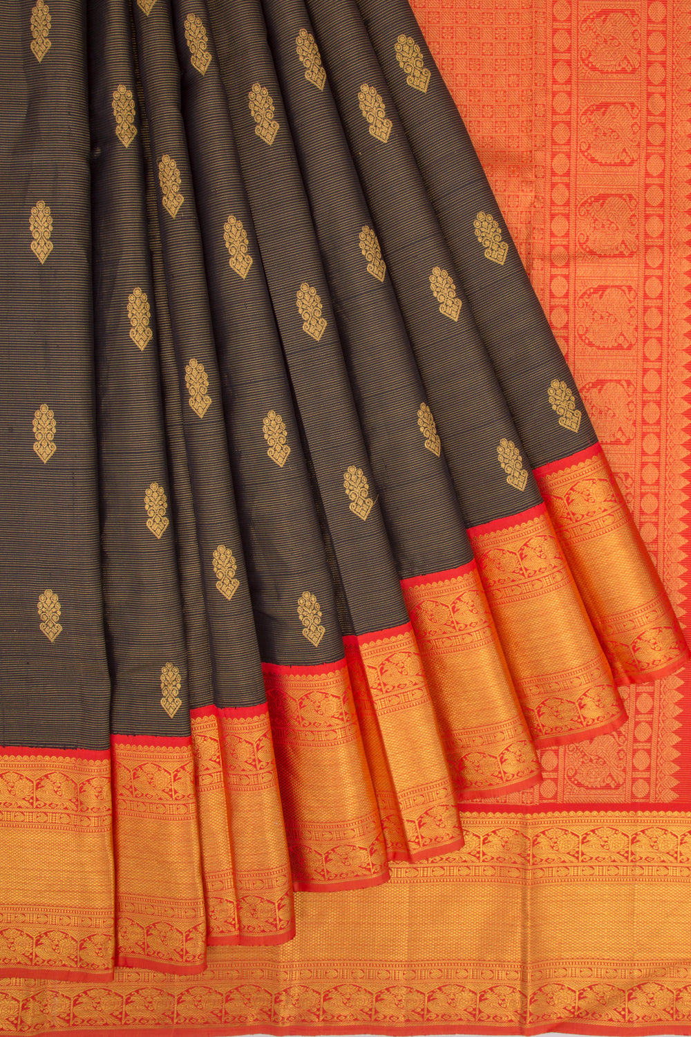 Kanchipuram Silk Oosi Lines And Butta Black Saree
