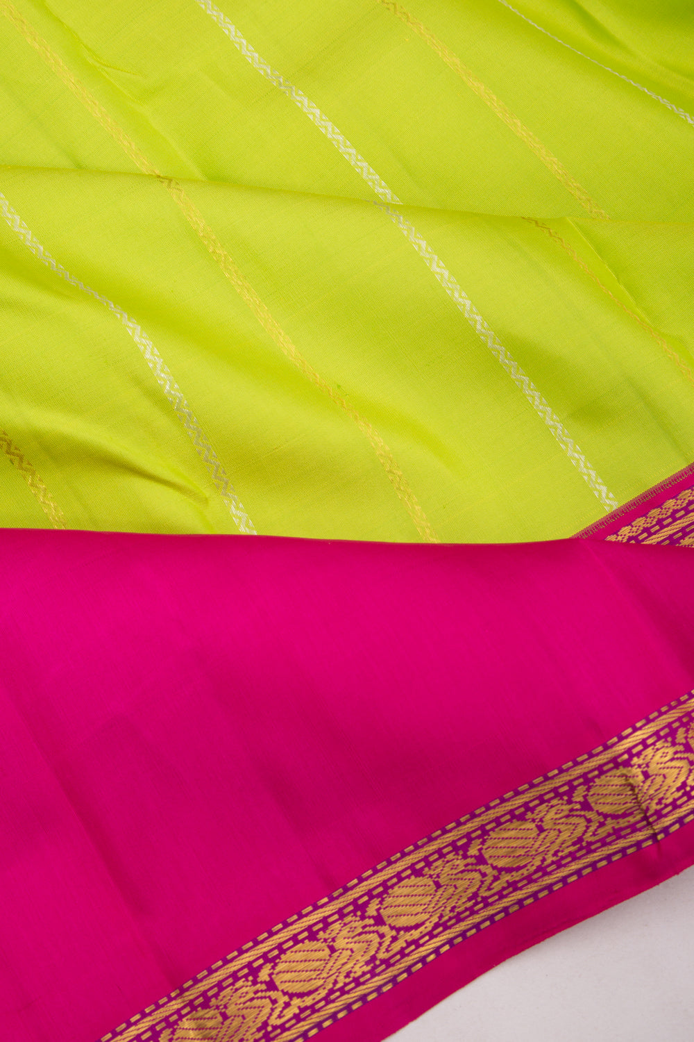 Kanchipuram Silk Vertical Lines Green Saree With Rettai Border