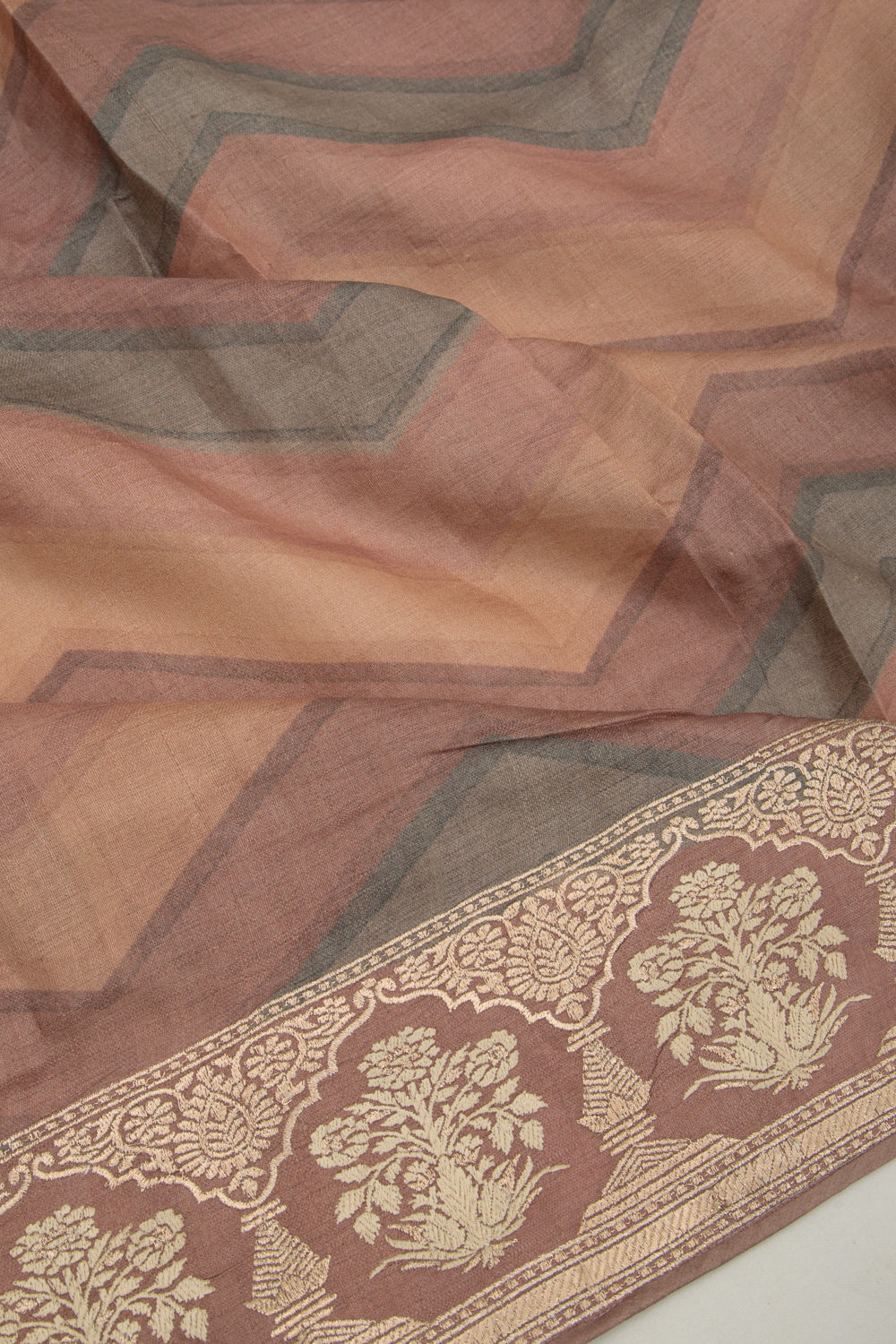 Tussar Zig-Zag Lines Snuff Saree