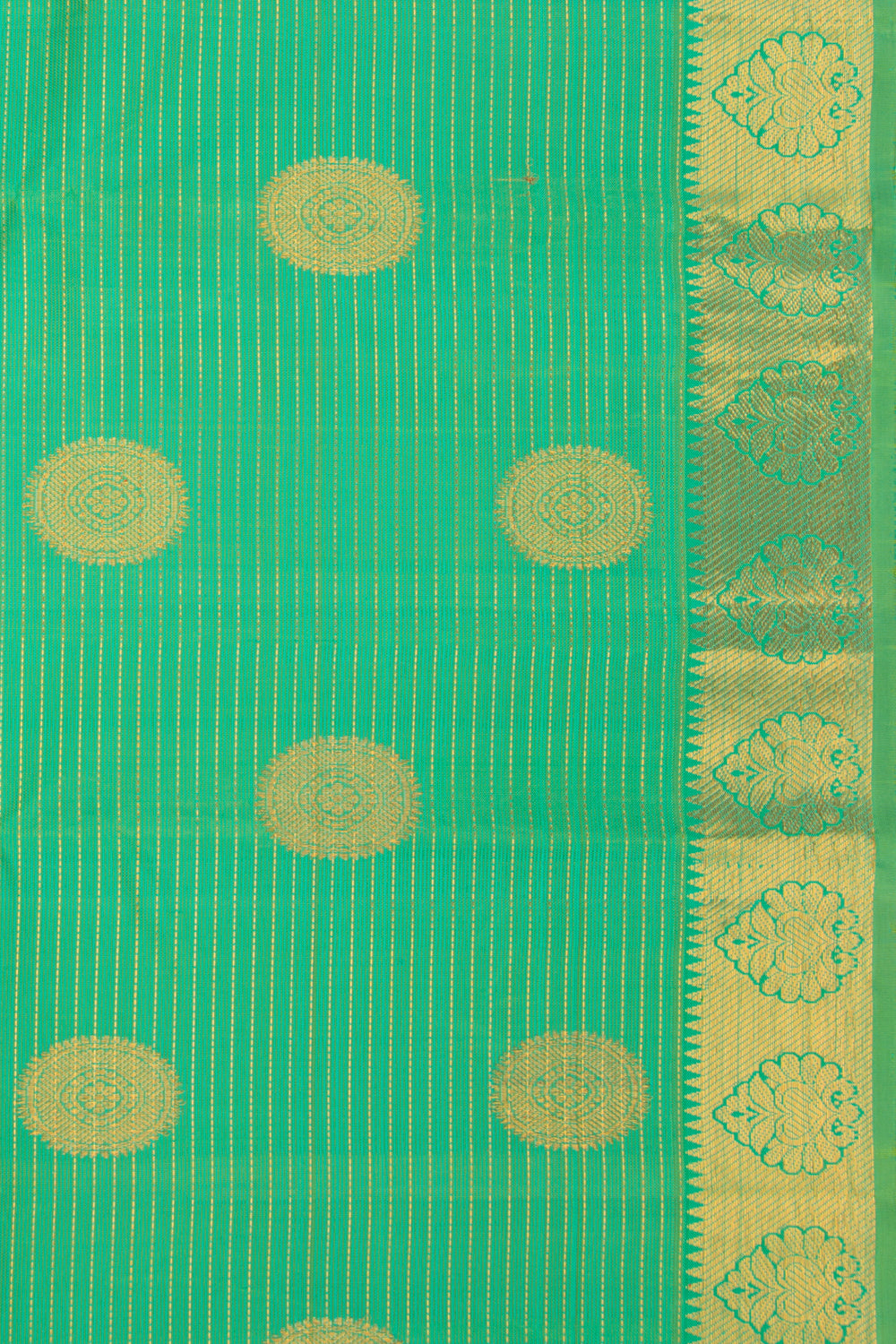 Kanchipuram Silk Oosi Lines And Butta Green Saree