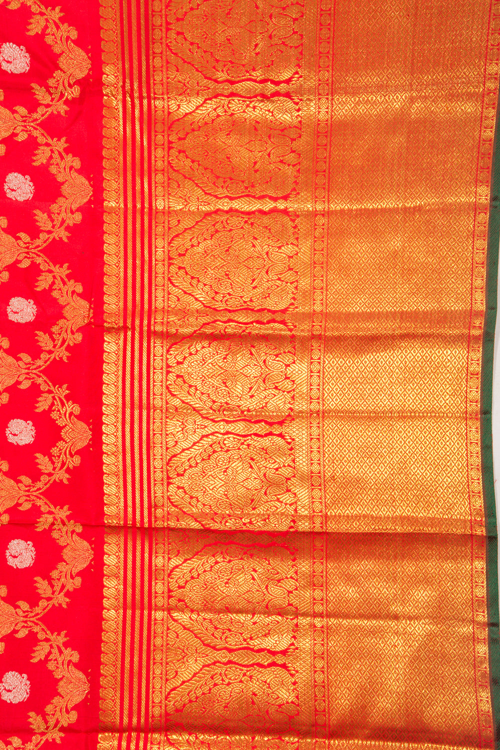 Kanchipuram Silk Jaal And Butta Red Saree