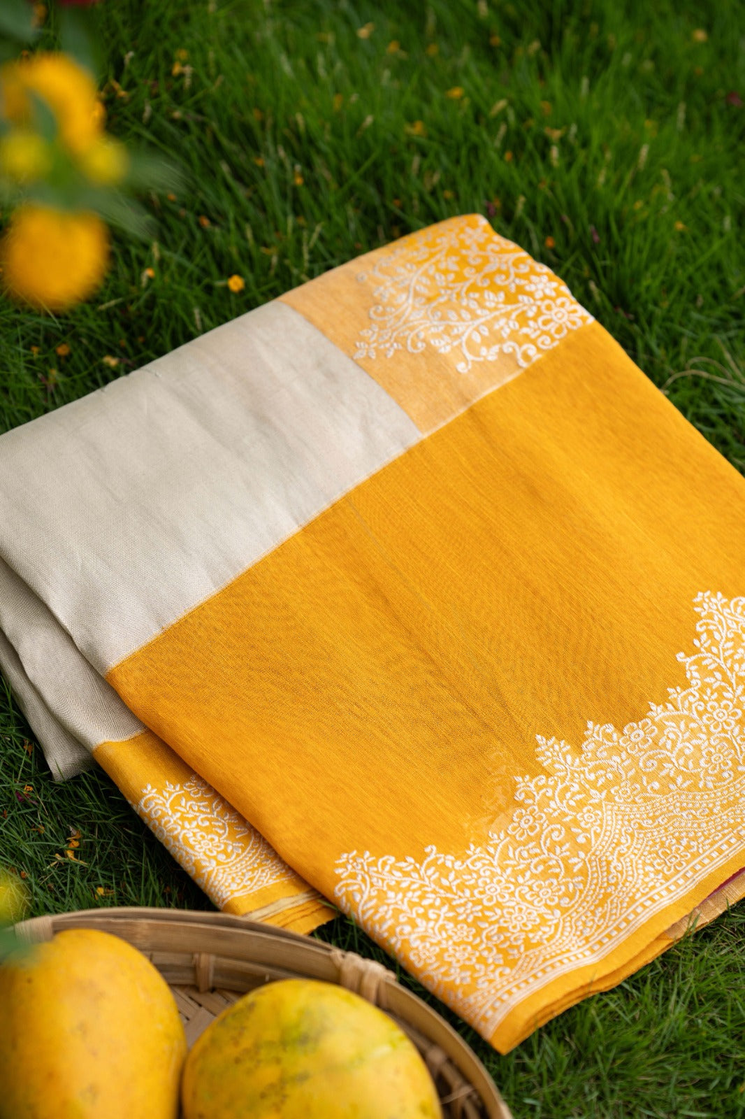 Banarasi Kora Organza Butta Off White Saree With Linen Border