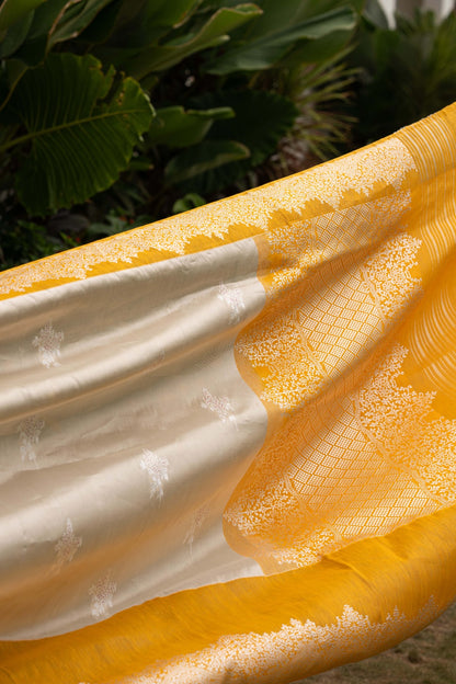 Banarasi Kora Organza Butta Off White Saree With Linen Border