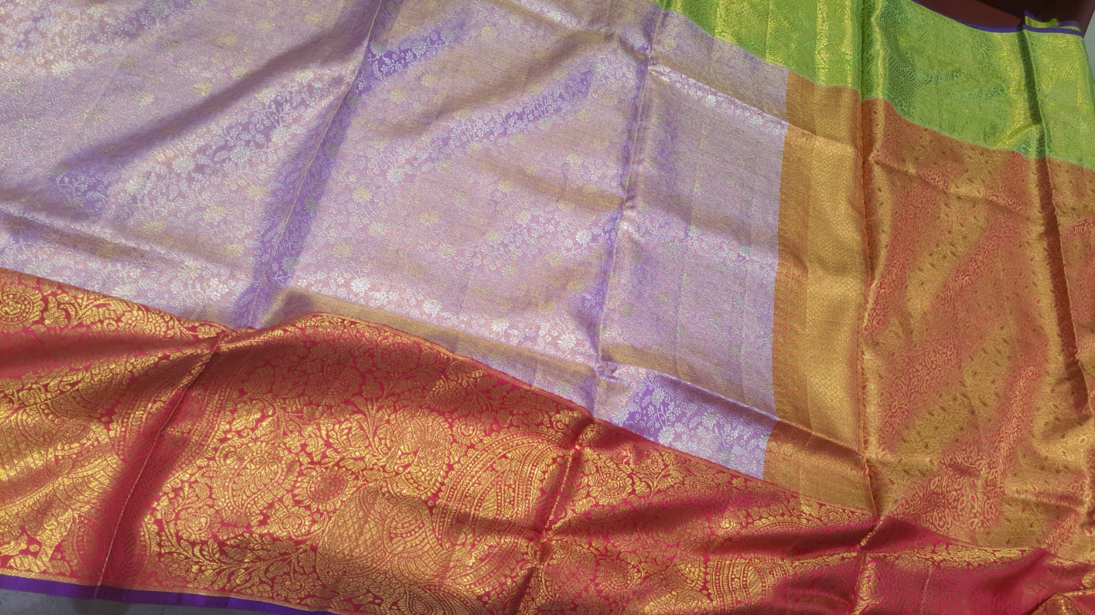 Kanchipuram Silk Tissue Jaal Lavender Saree With Ganga Jamuna Border