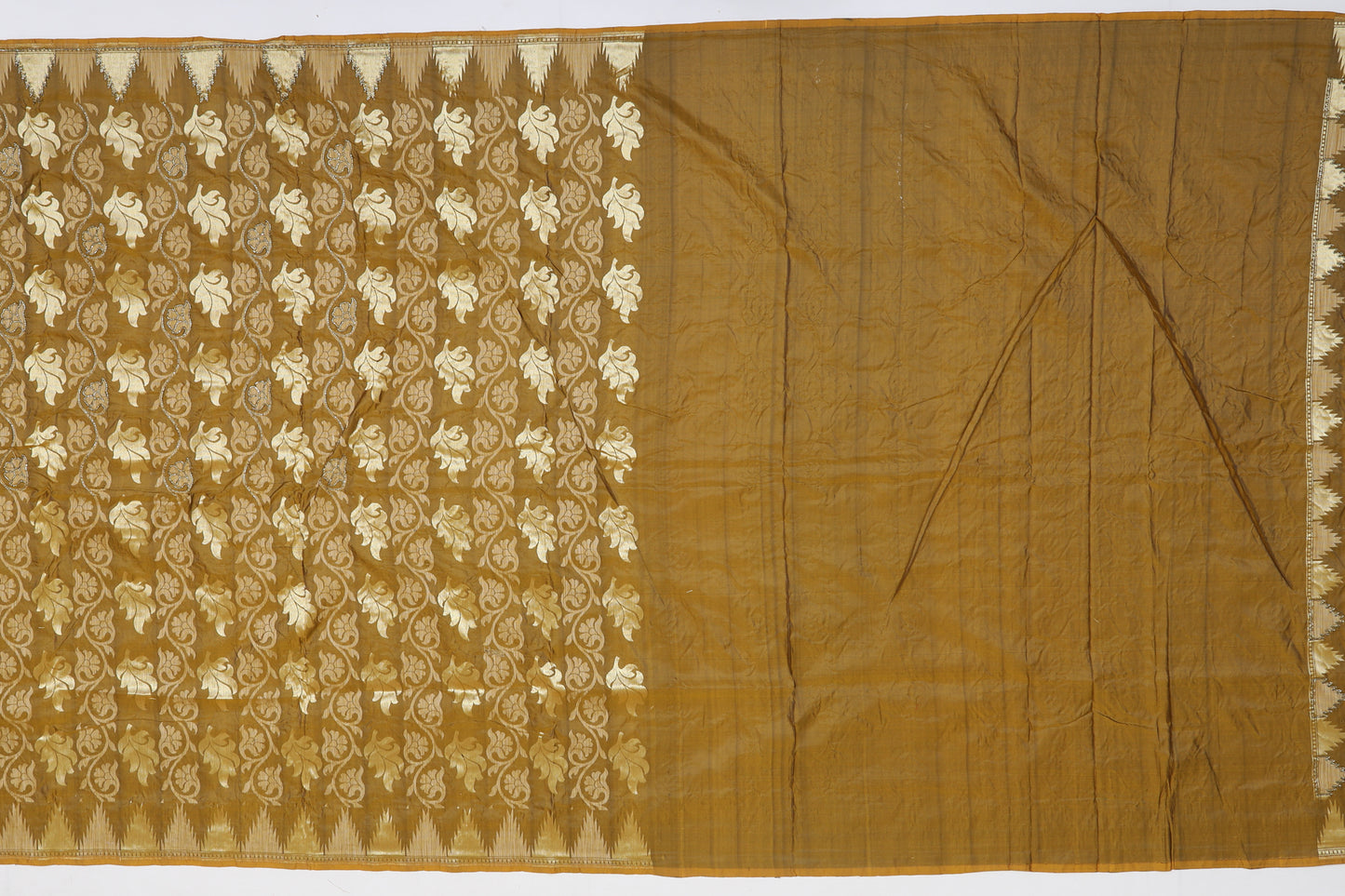 Banarasi Art Silk Embroidery Green Sale Saree